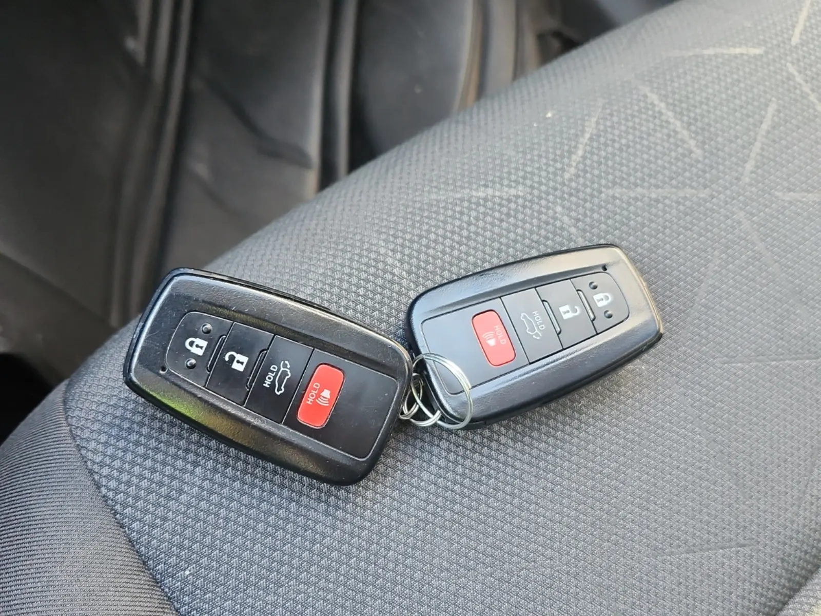 Keys/Fobs/Manual Photo