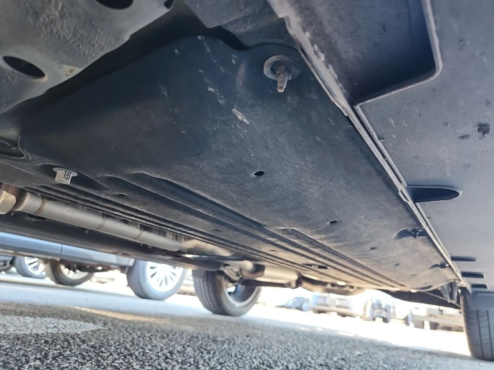 Undercarriage - Driver Photo