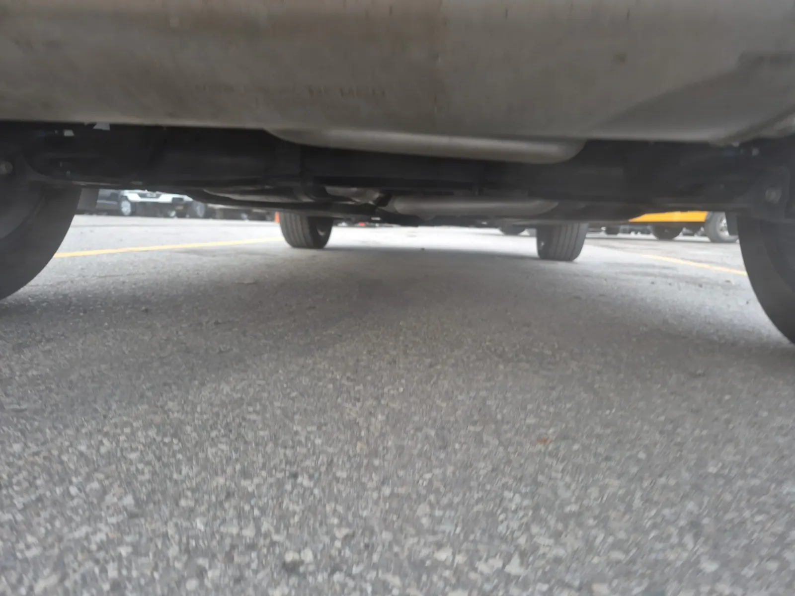 Undercarriage - Rear Photo