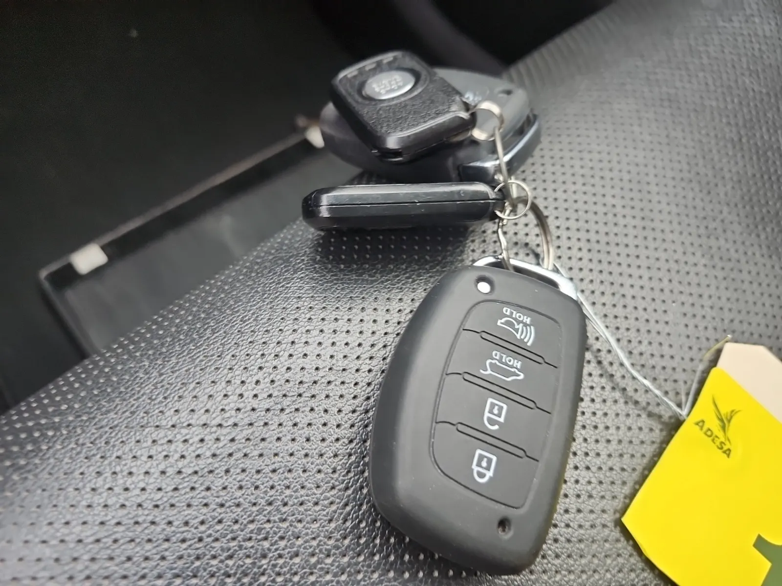 Keys/Fobs/Manual Photo