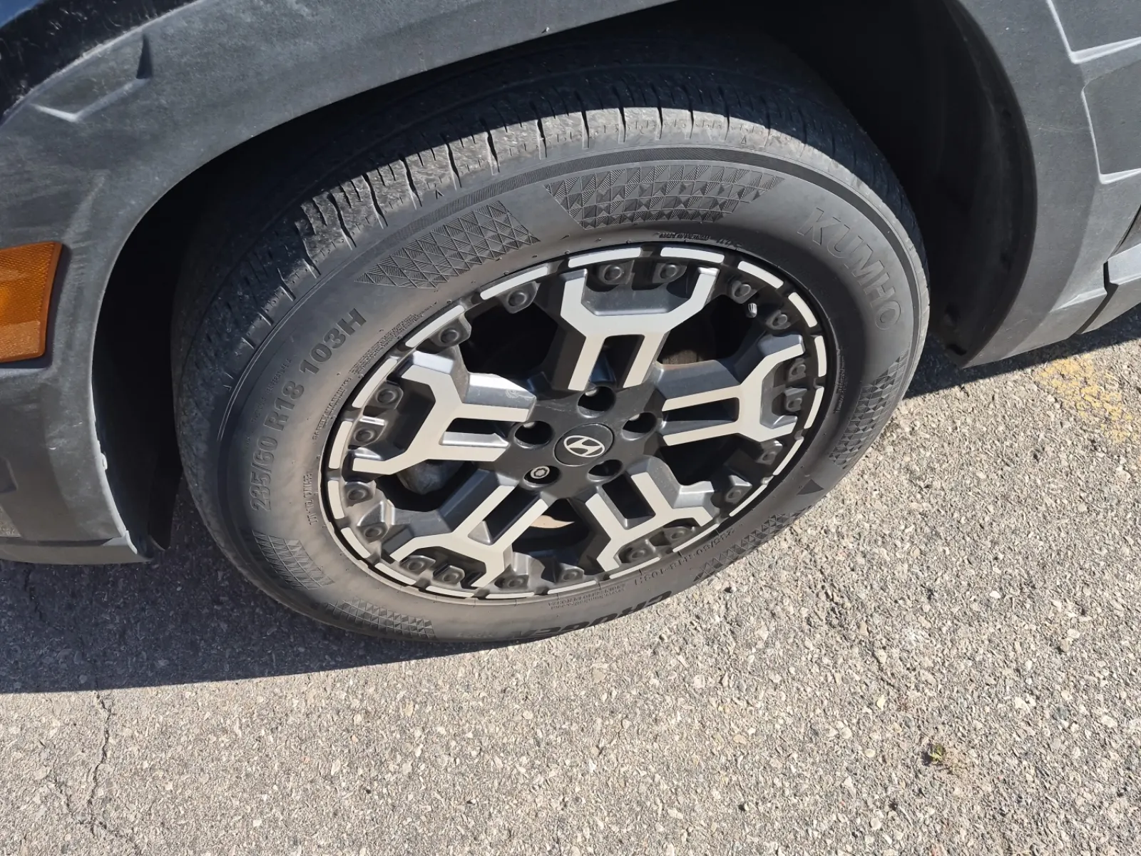 Front driver wheel/tire photo