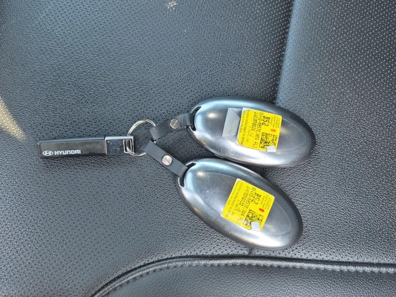 Keys/Fobs/Manual Photo
