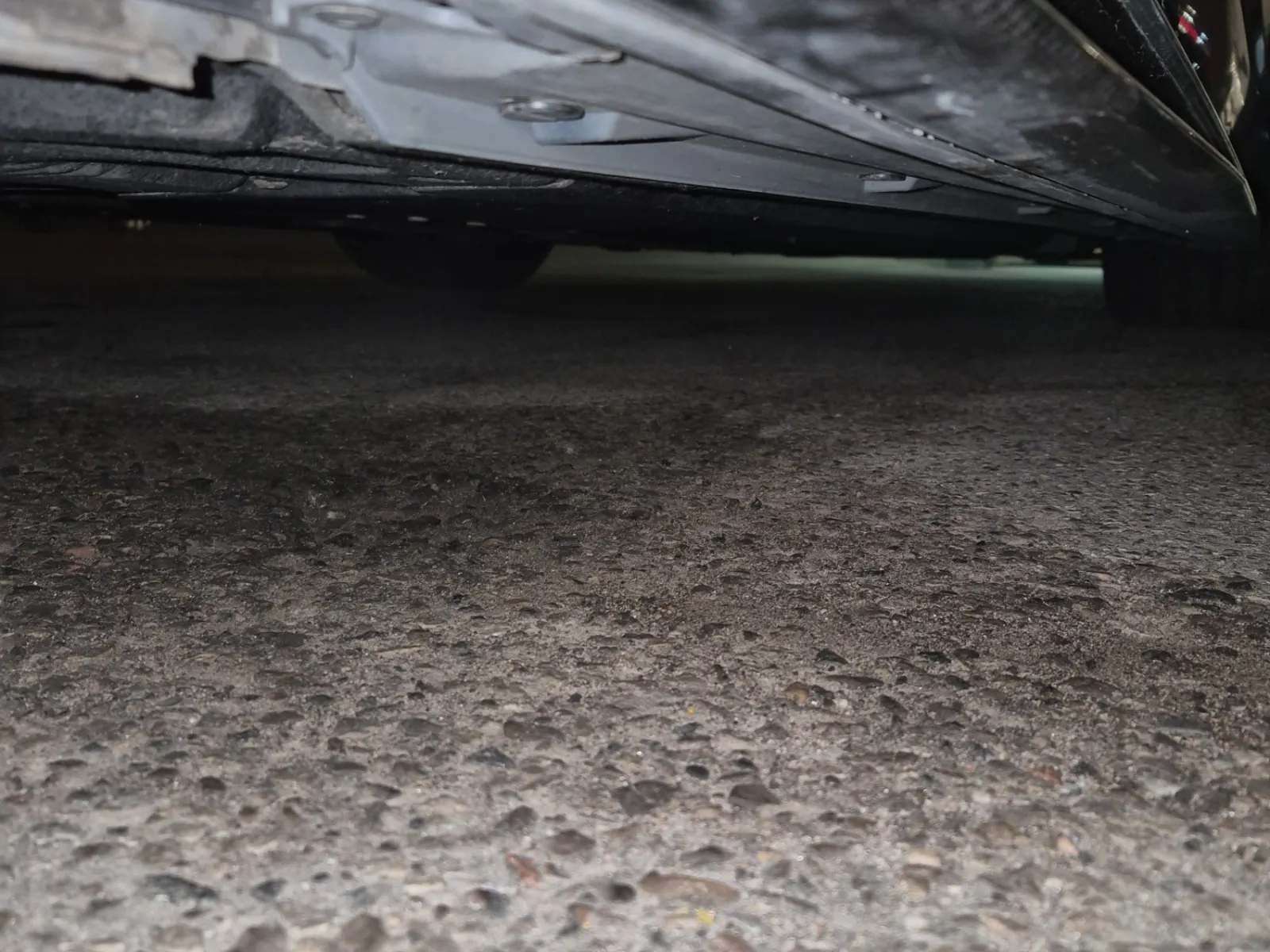 Undercarriage - Passenger Photo