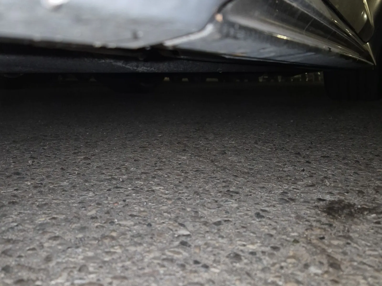 Undercarriage - Driver Photo