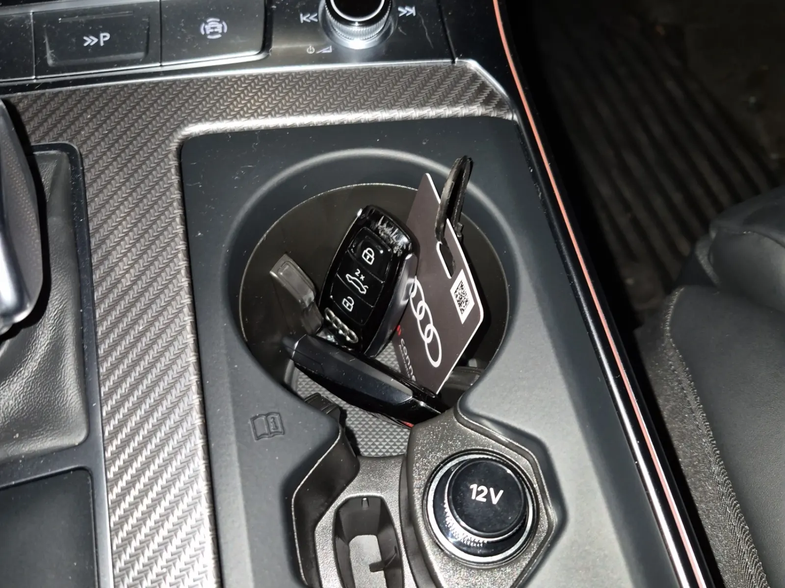 Keys/Fobs/Manual Photo
