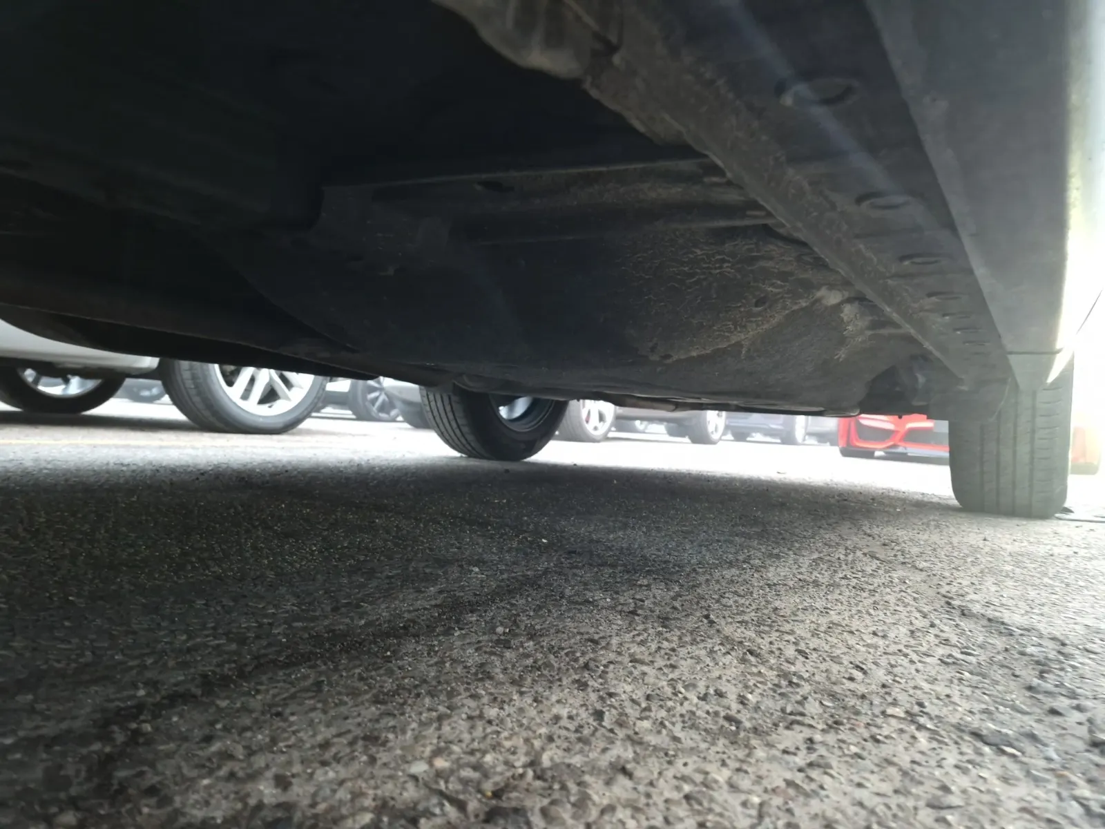 Undercarriage - Driver Photo