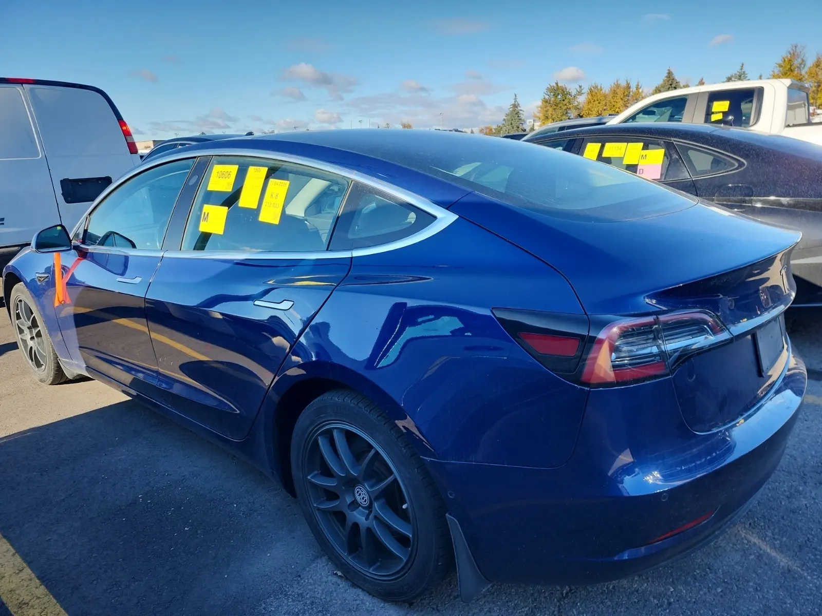 Driver Rear 3/4 Photo