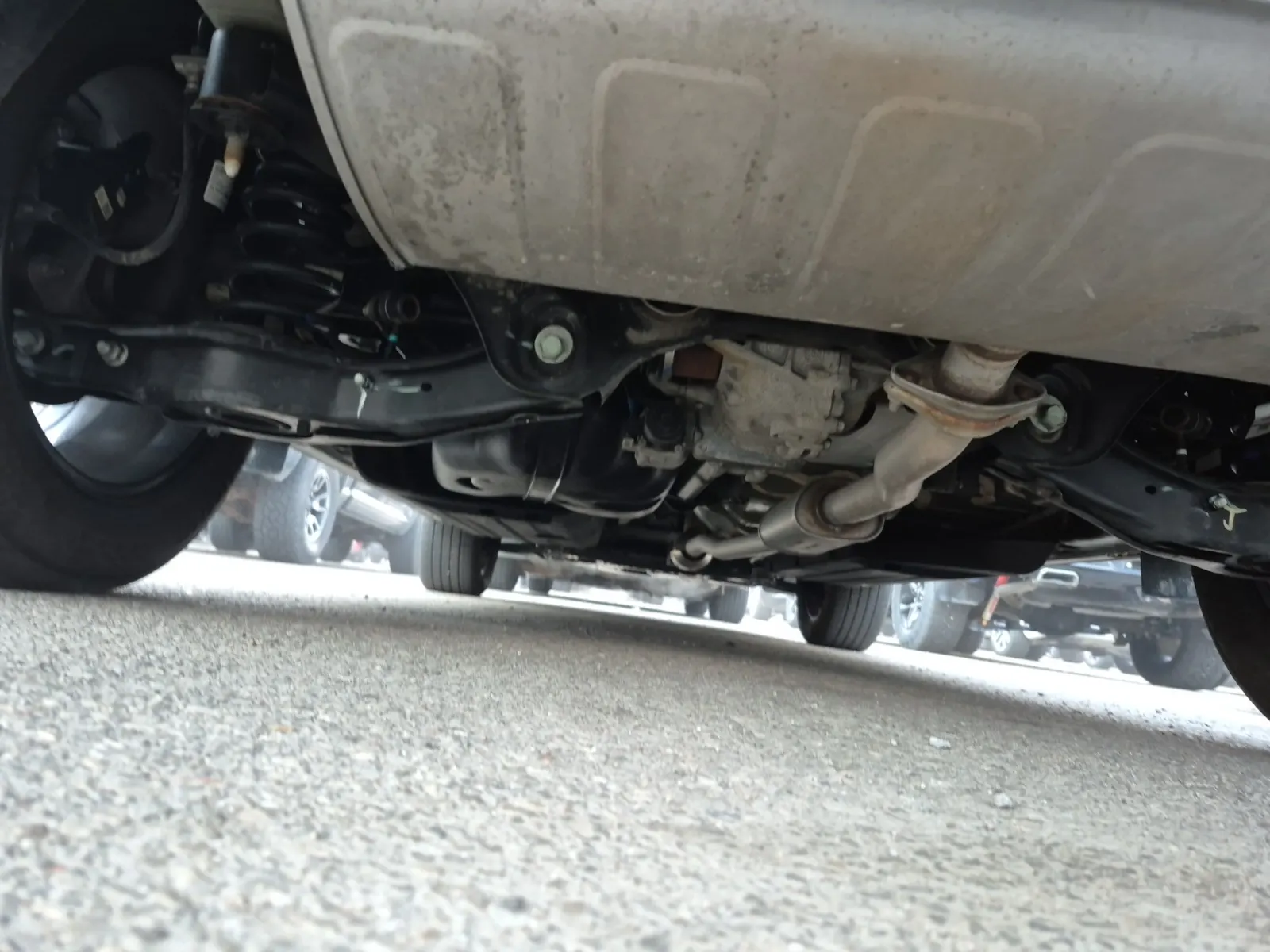 Undercarriage - Rear Photo