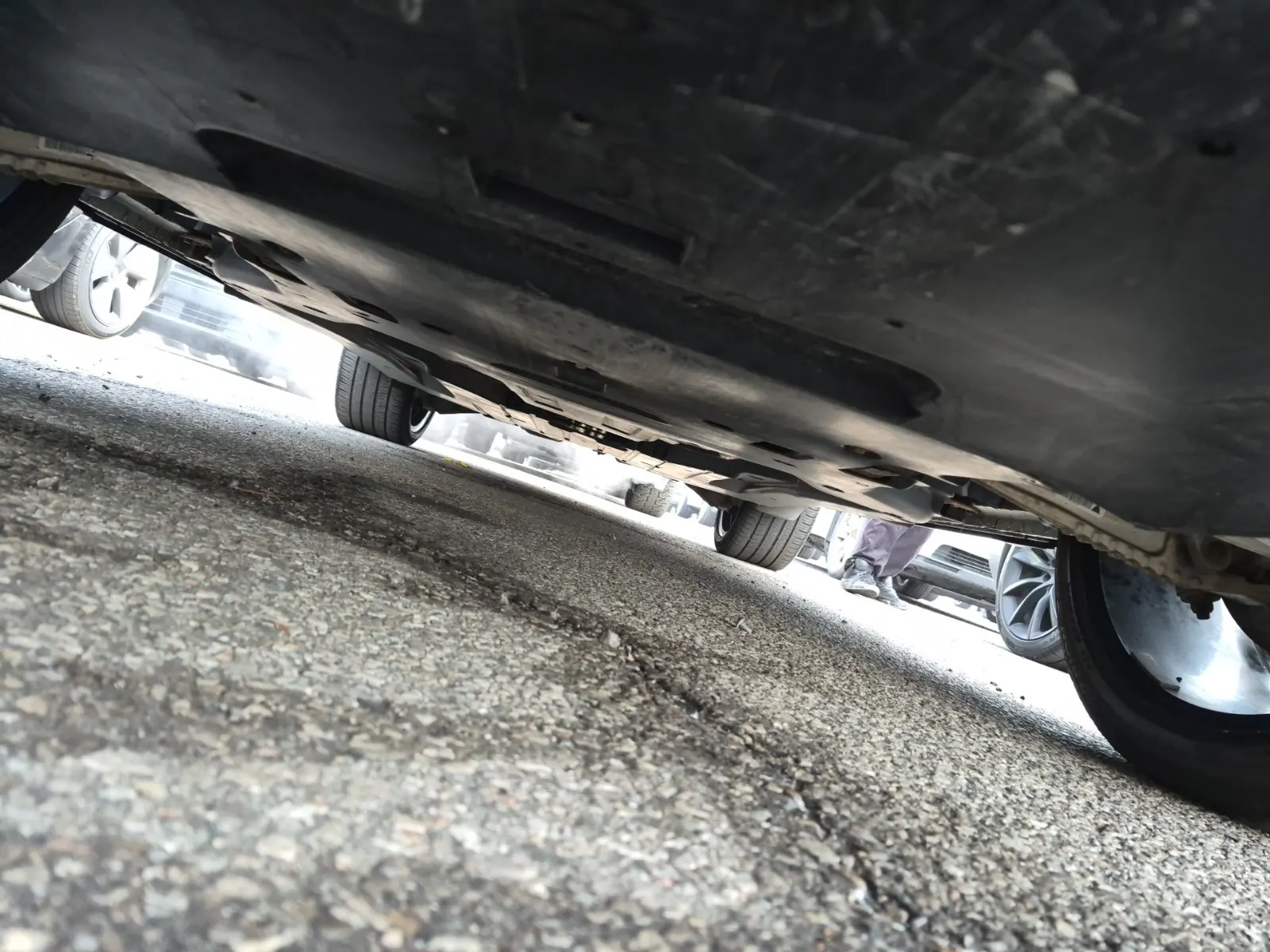 Undercarriage - Front Photo