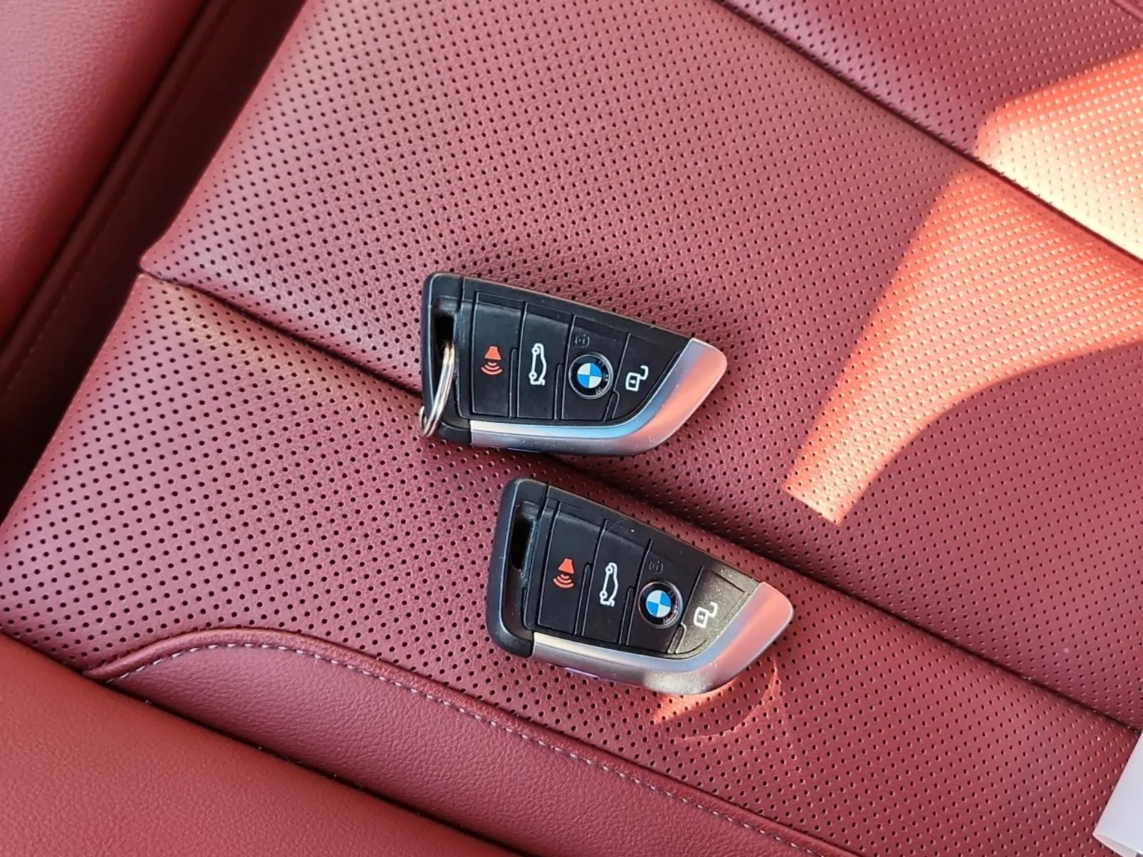 Keys/Fobs/Manual Photo