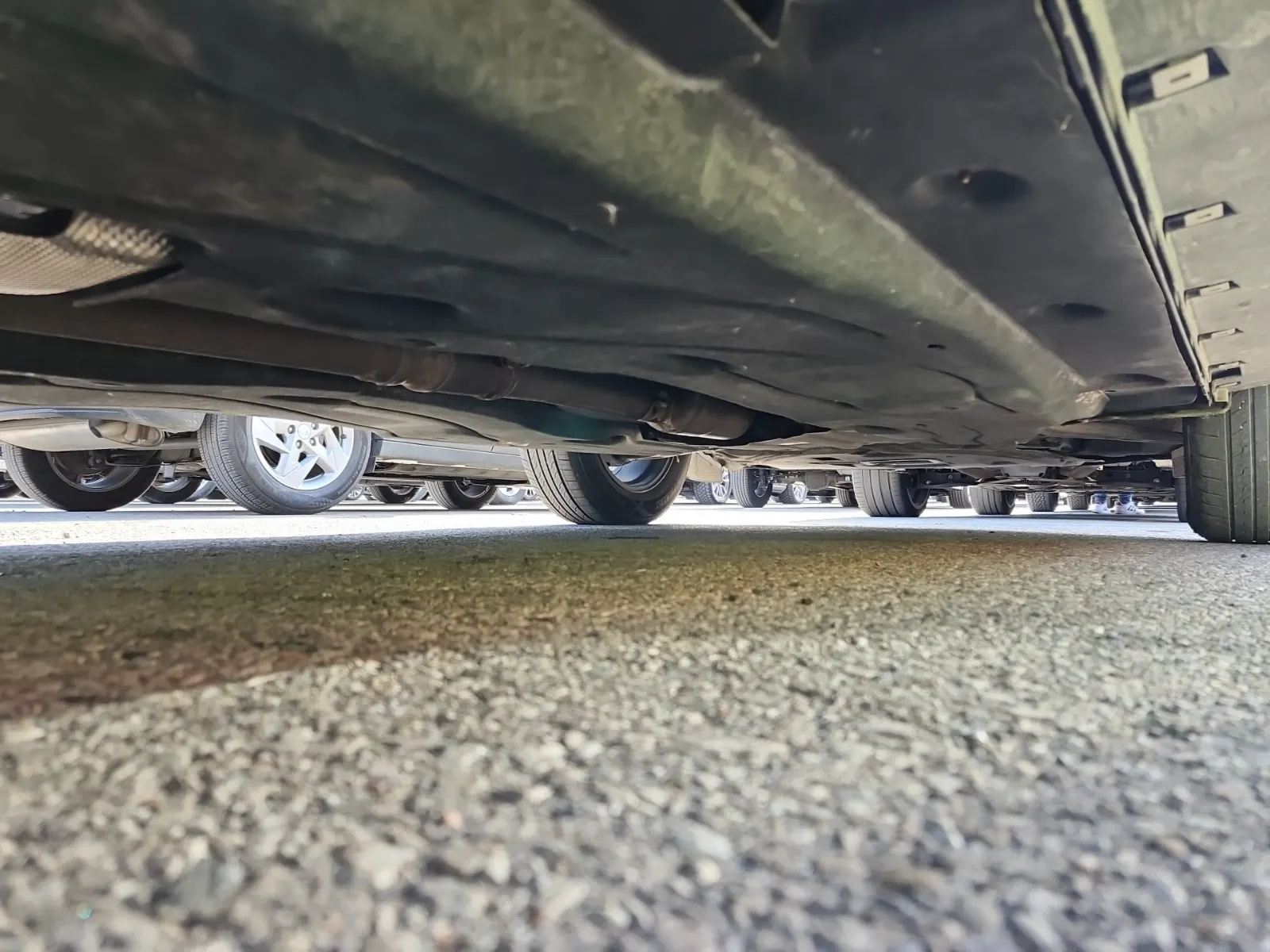 Undercarriage - Passenger Photo