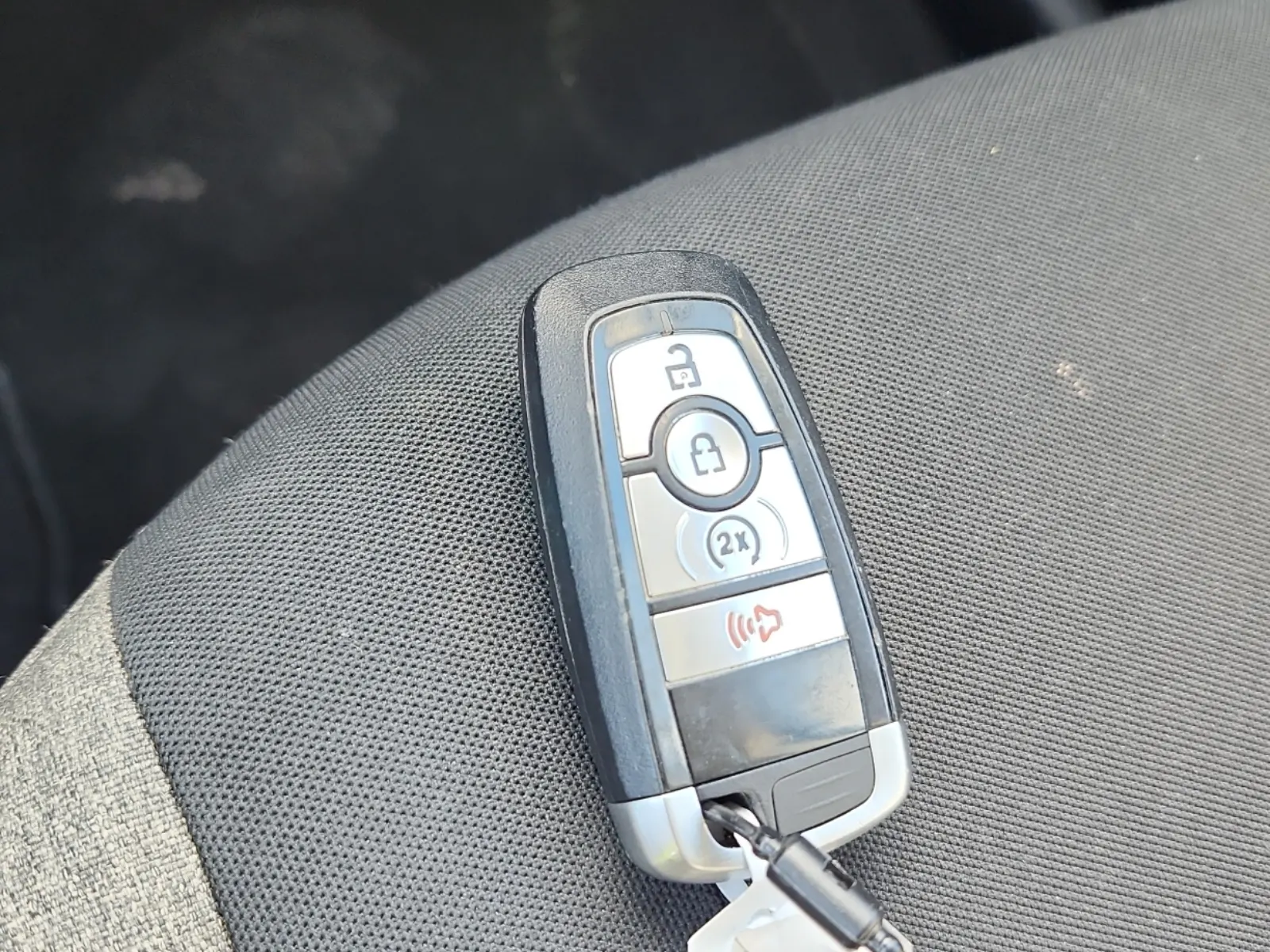 Keys/Fobs/Manual Photo