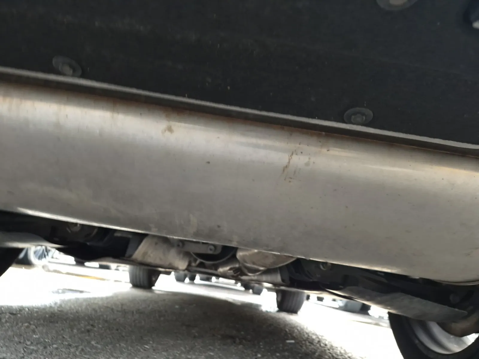 Undercarriage - Rear Photo