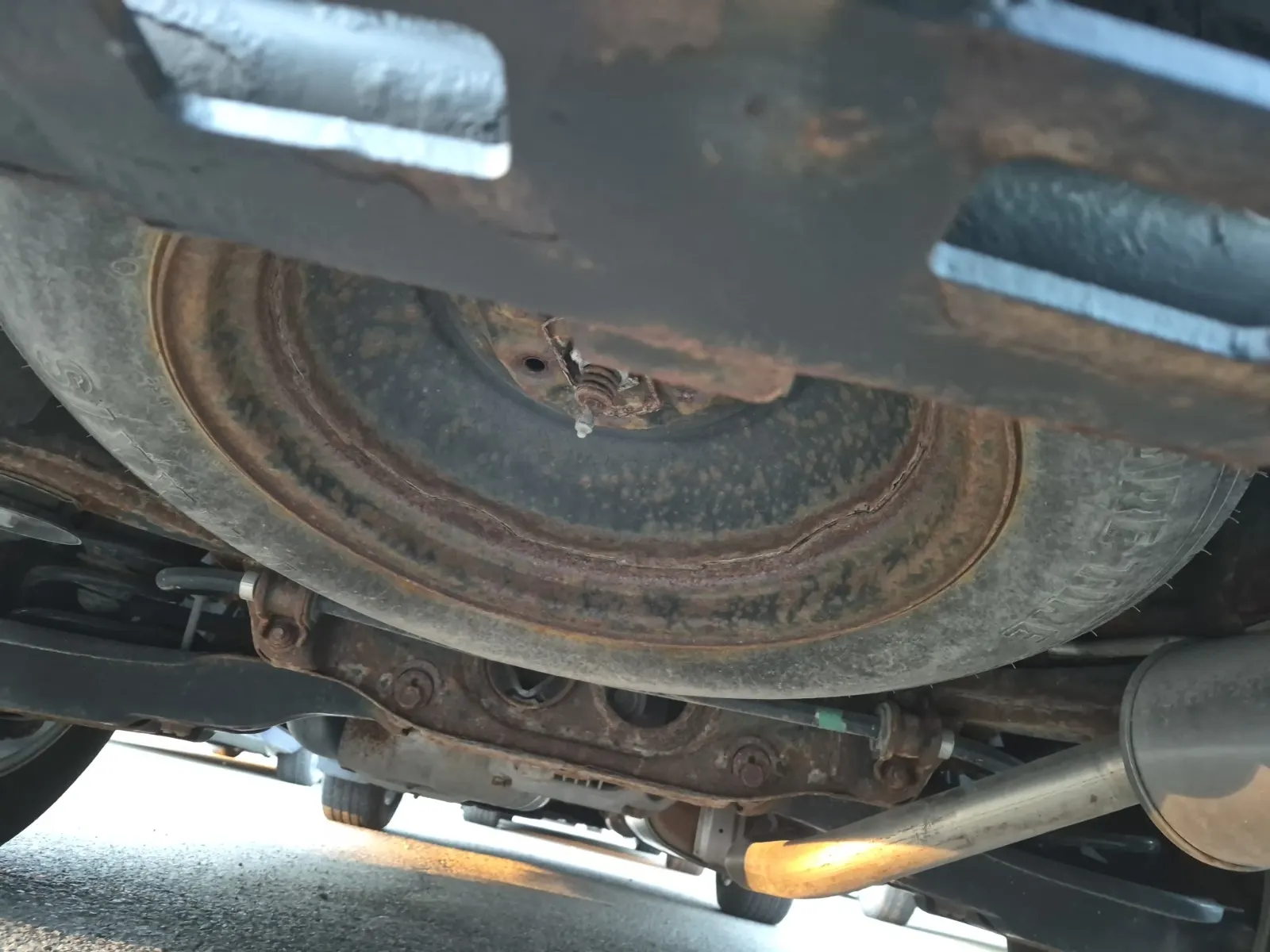 Spare Tire & Wheel Photo