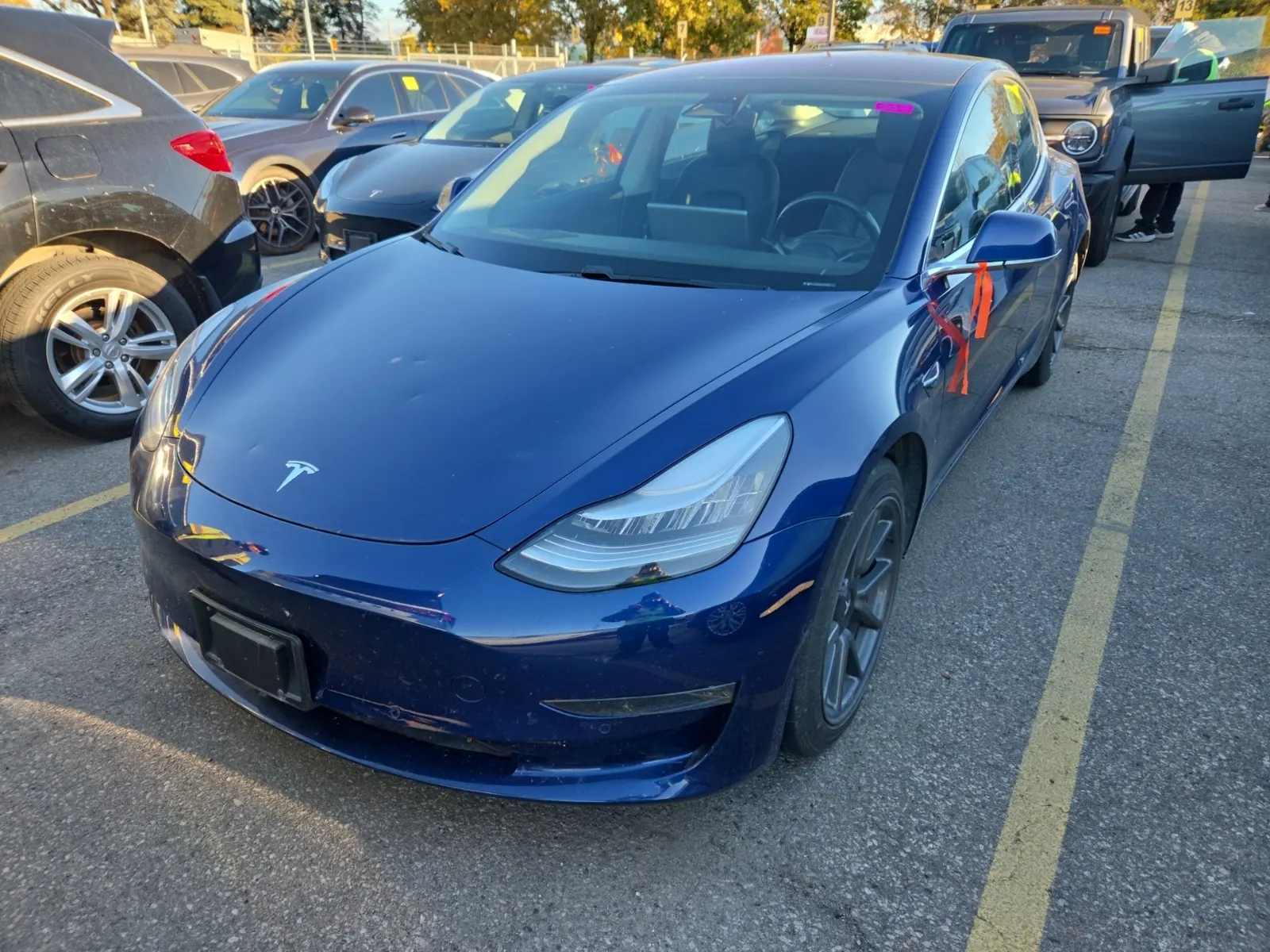 Front driver 3/4 photo