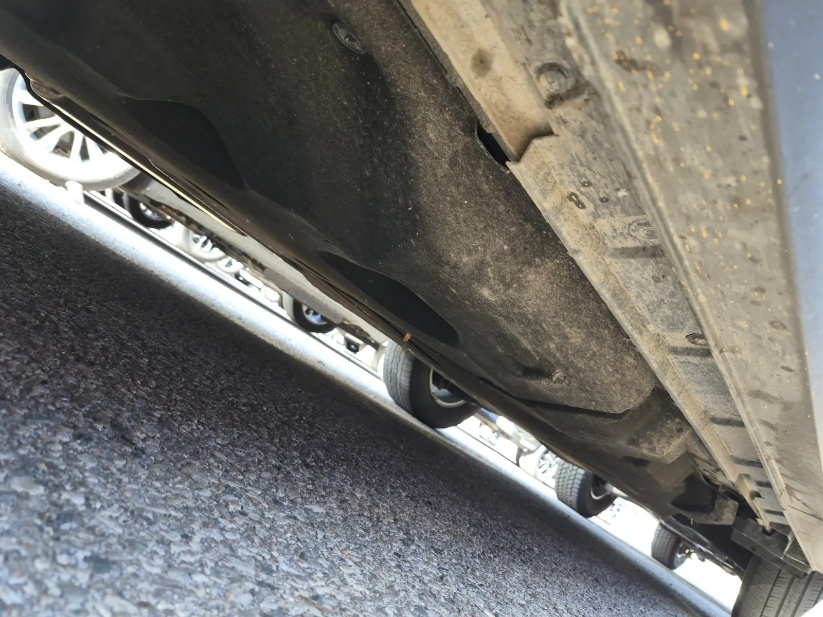 Undercarriage - Driver Photo