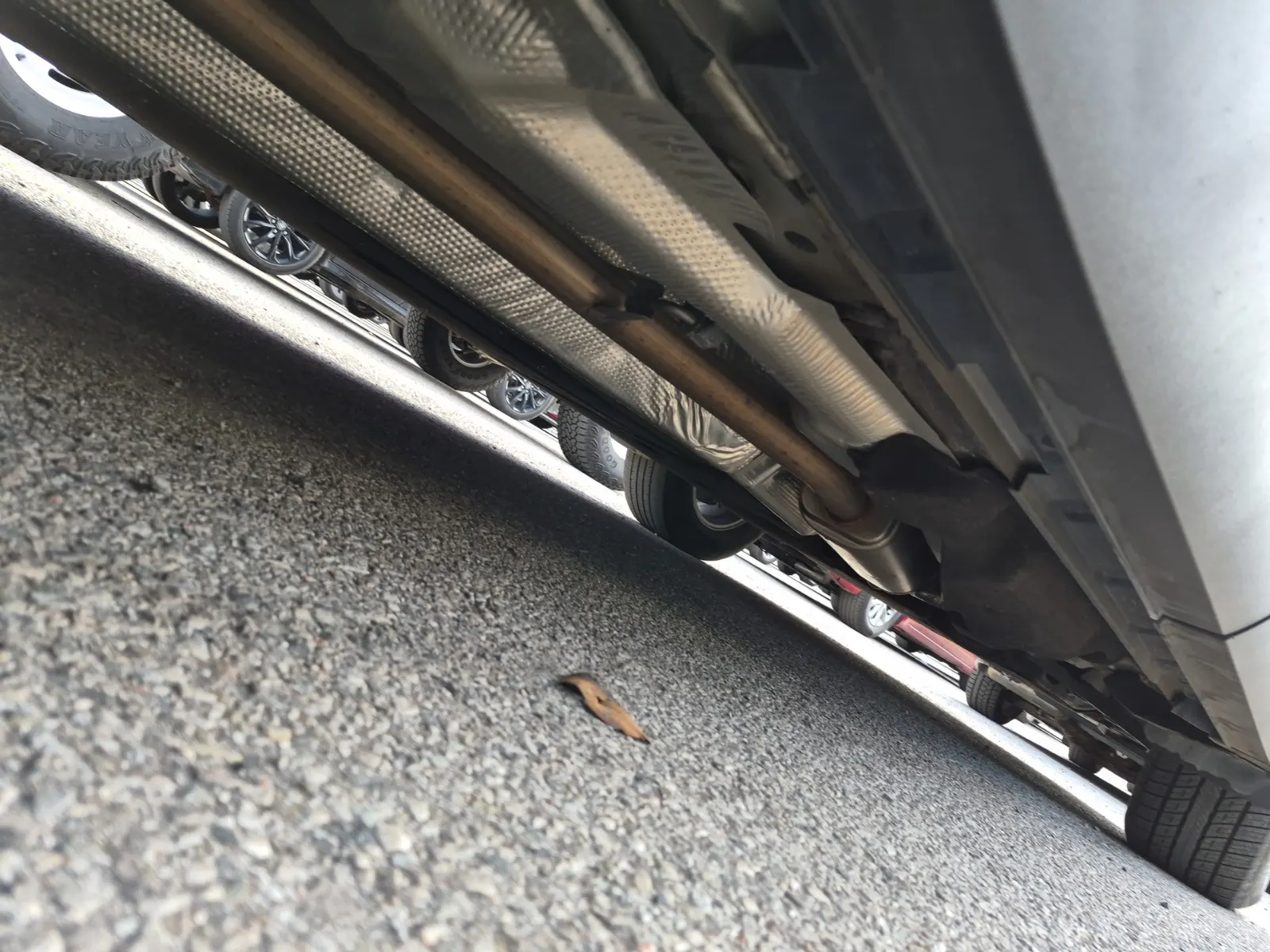 Undercarriage - Passenger Photo