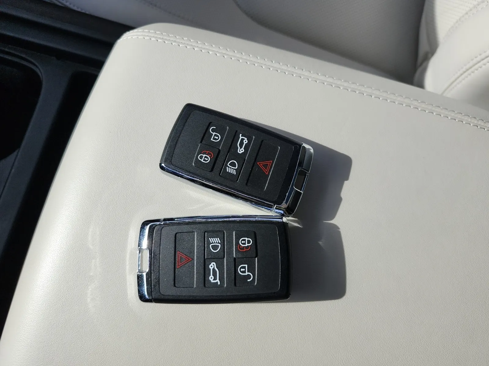 Keys/Fobs/Manual Photo