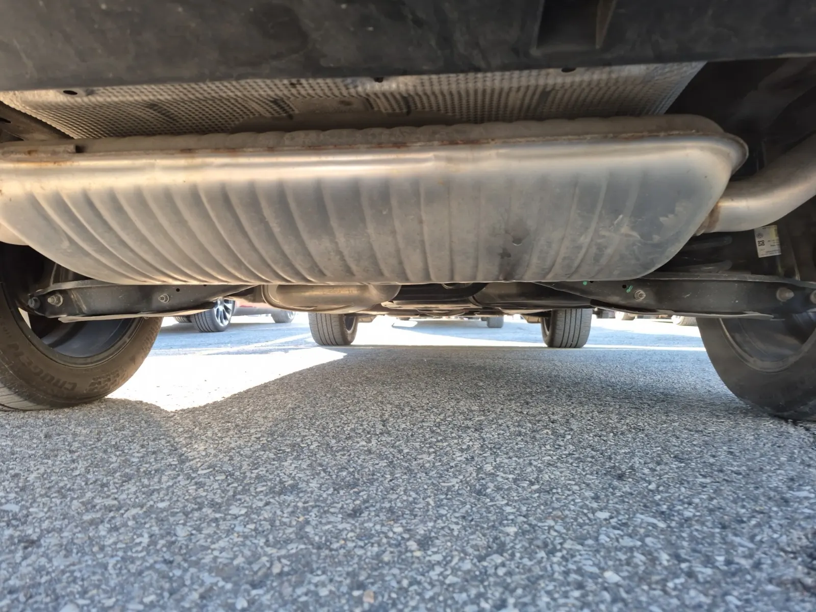 Undercarriage - Rear Photo