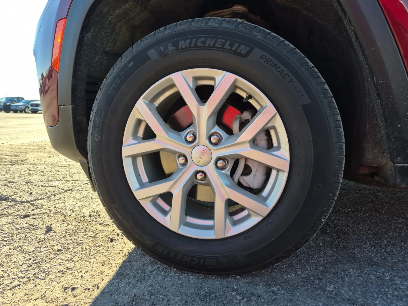 Front driver wheel/tire photo
