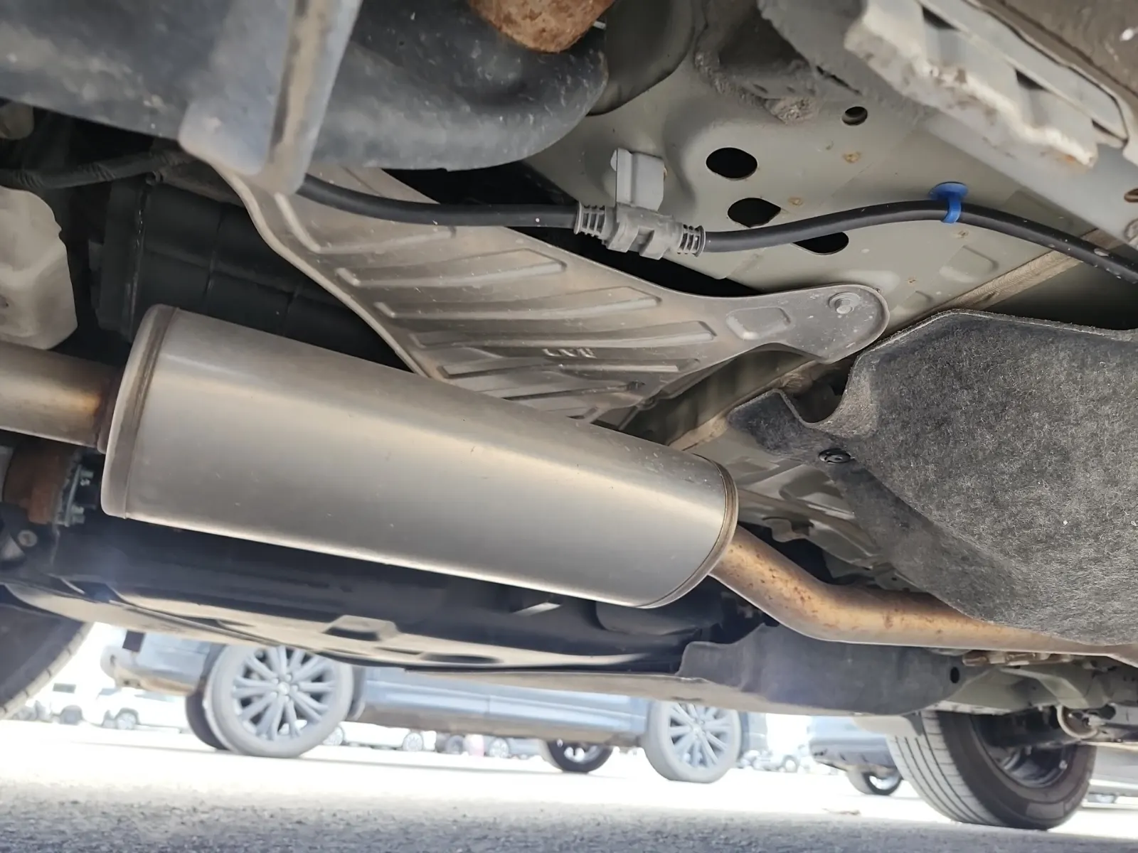 Undercarriage - Passenger Photo