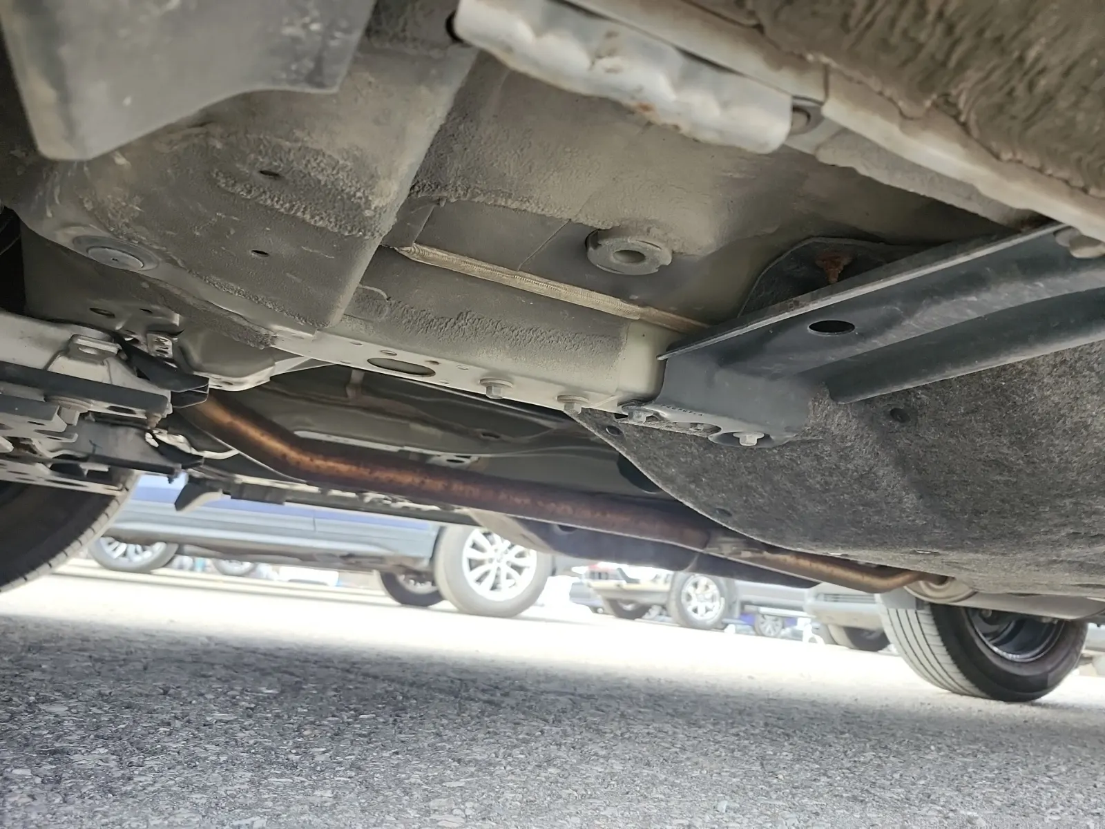 Undercarriage - Driver Photo
