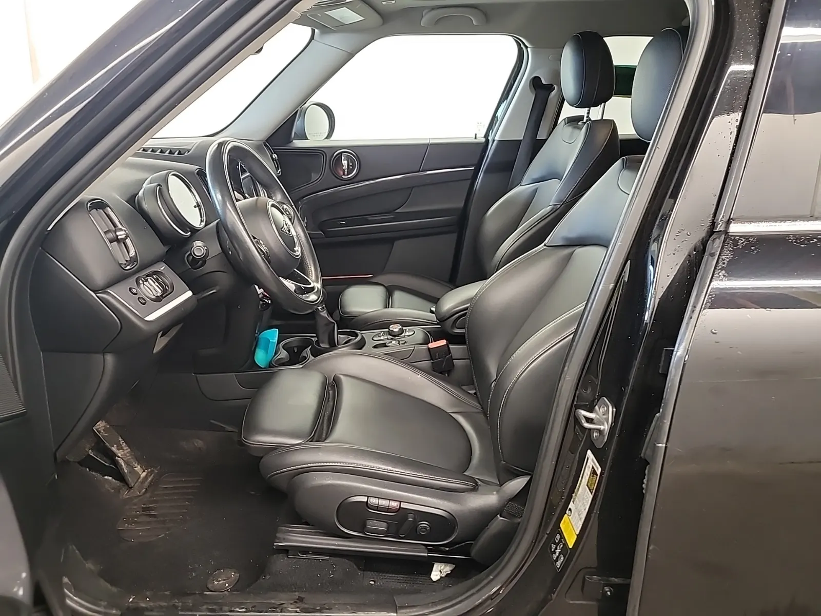 Front Interior Photo