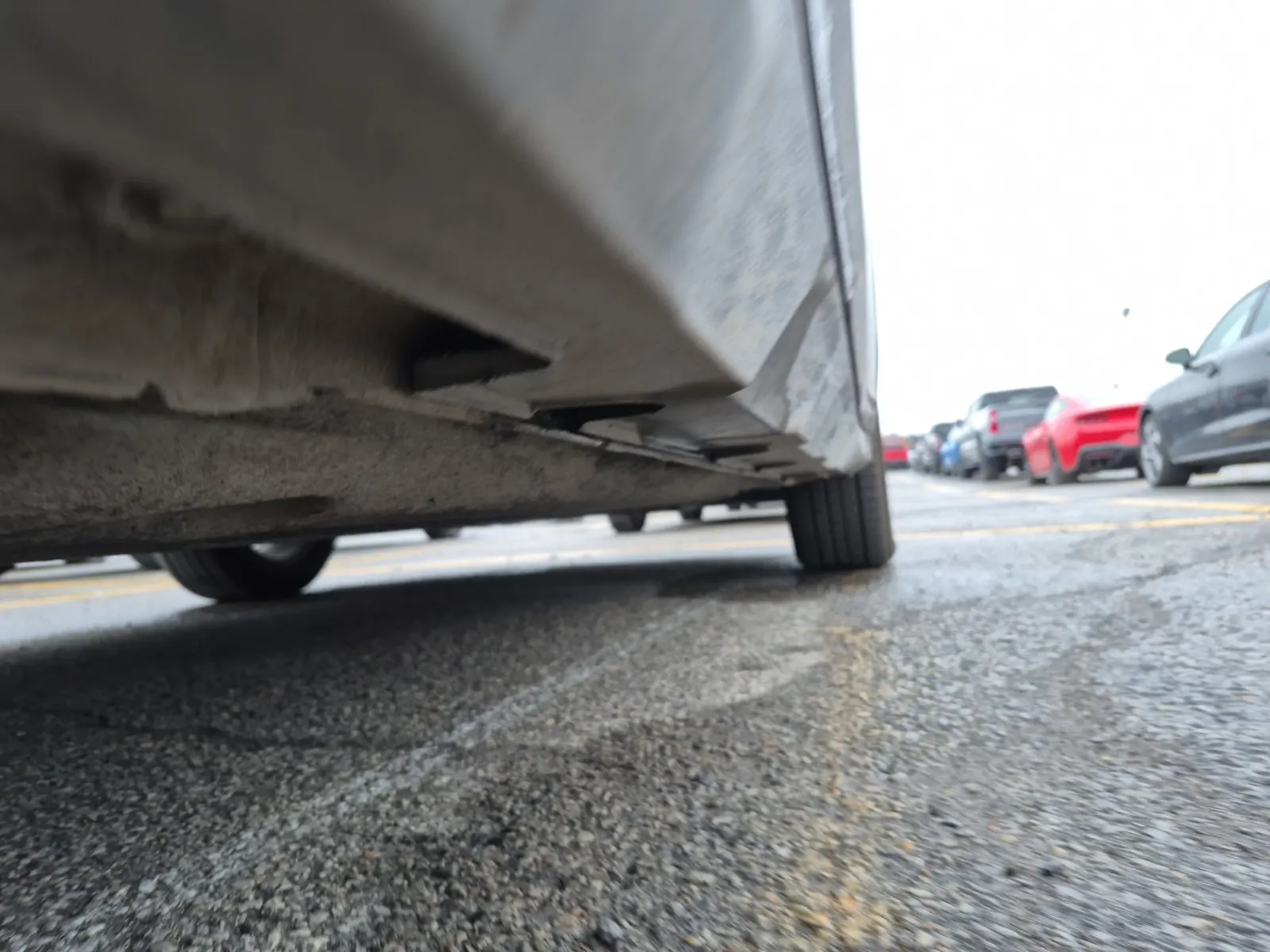 Undercarriage - Passenger Photo