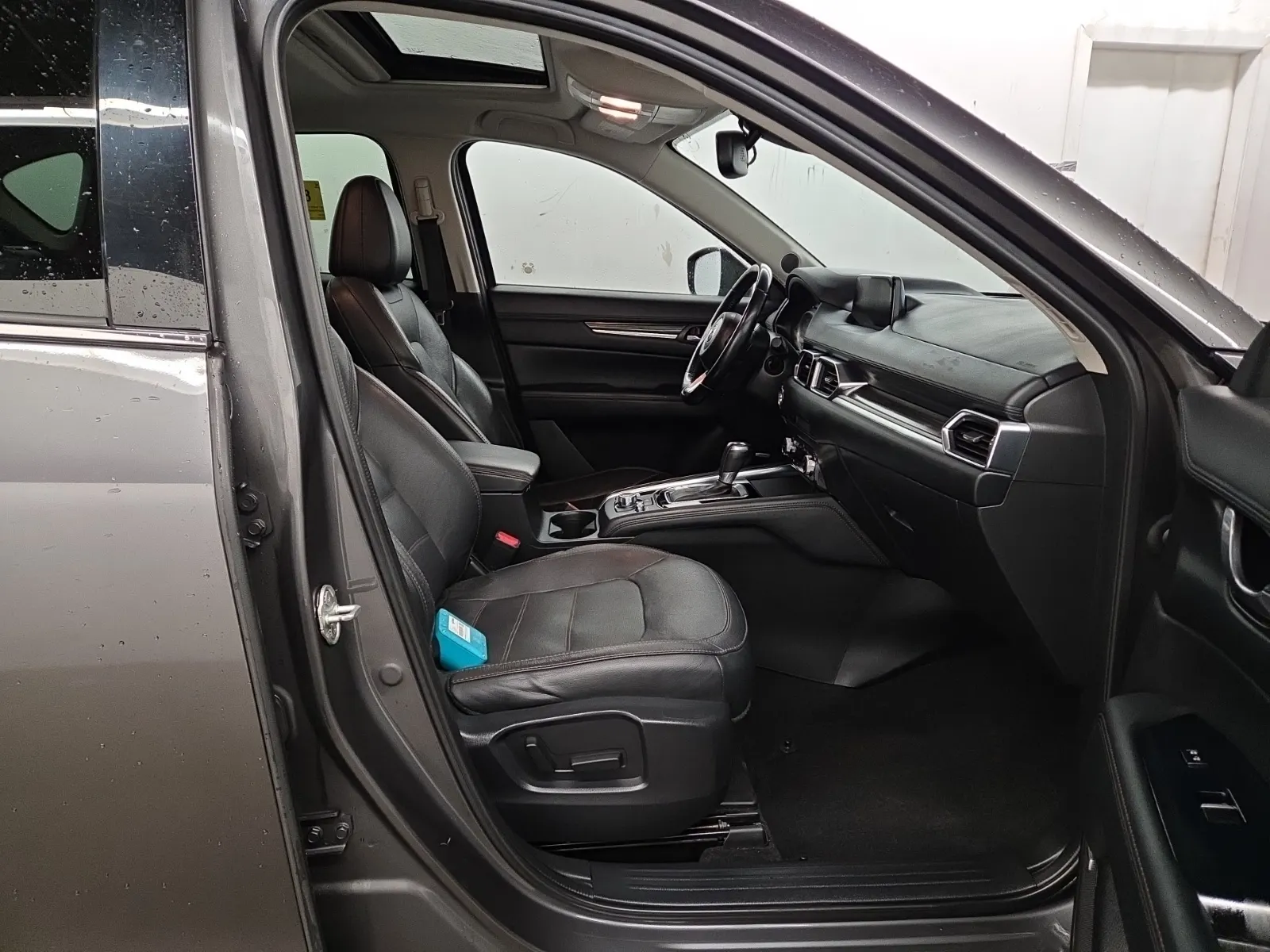 Right Side Interior Photo