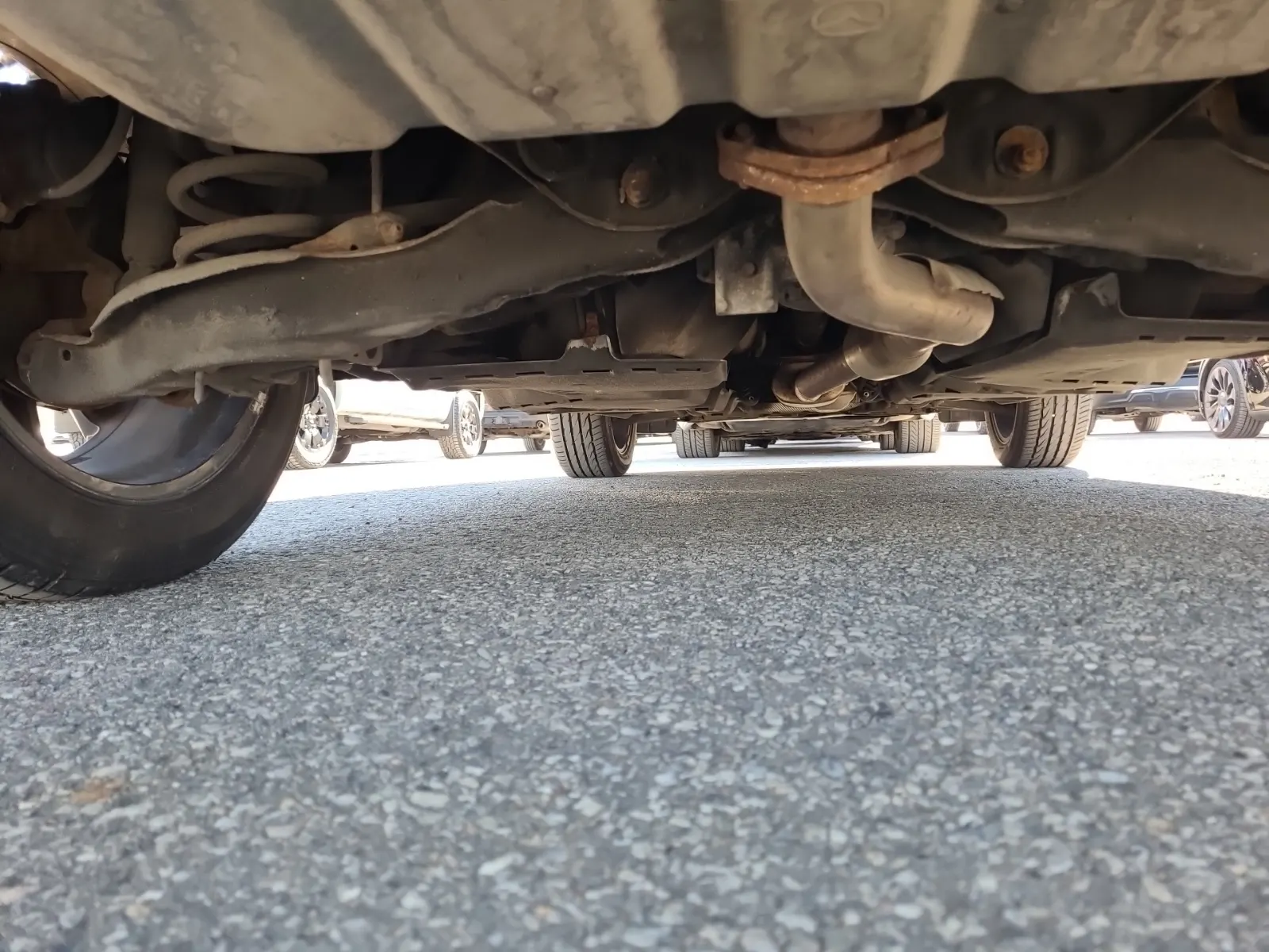 Undercarriage - Rear Photo