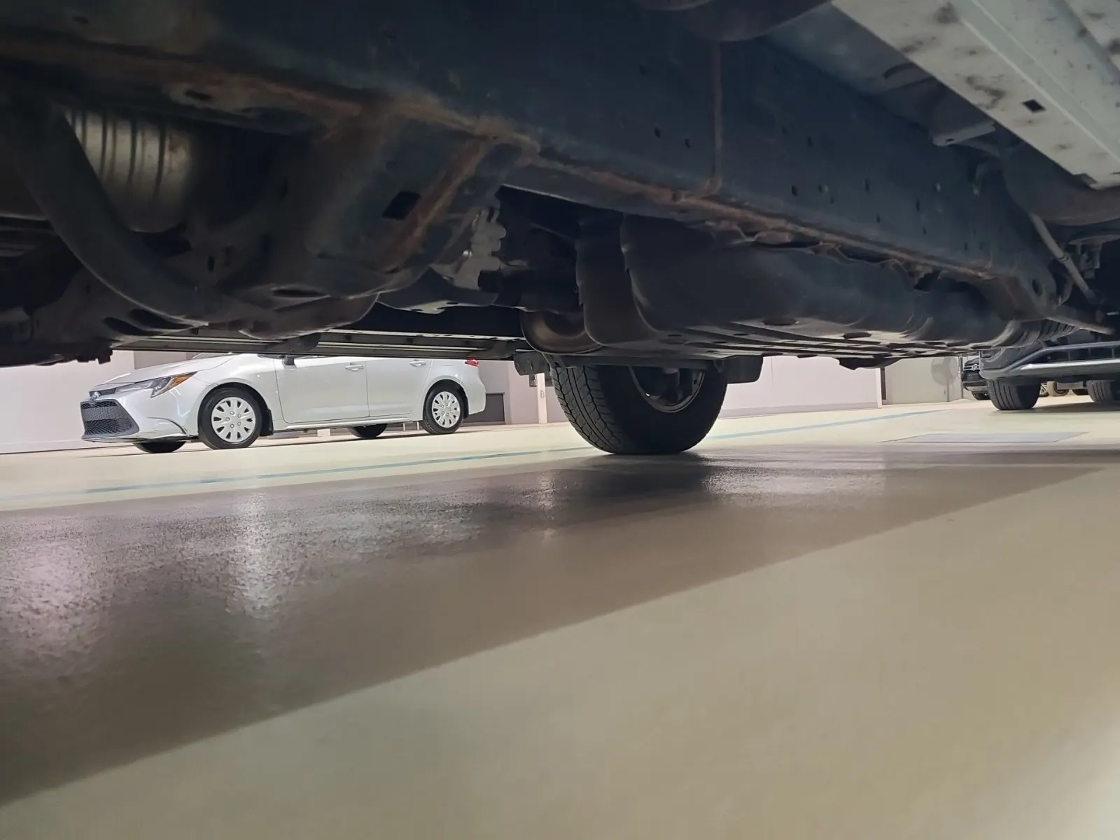 Undercarriage - Driver Photo