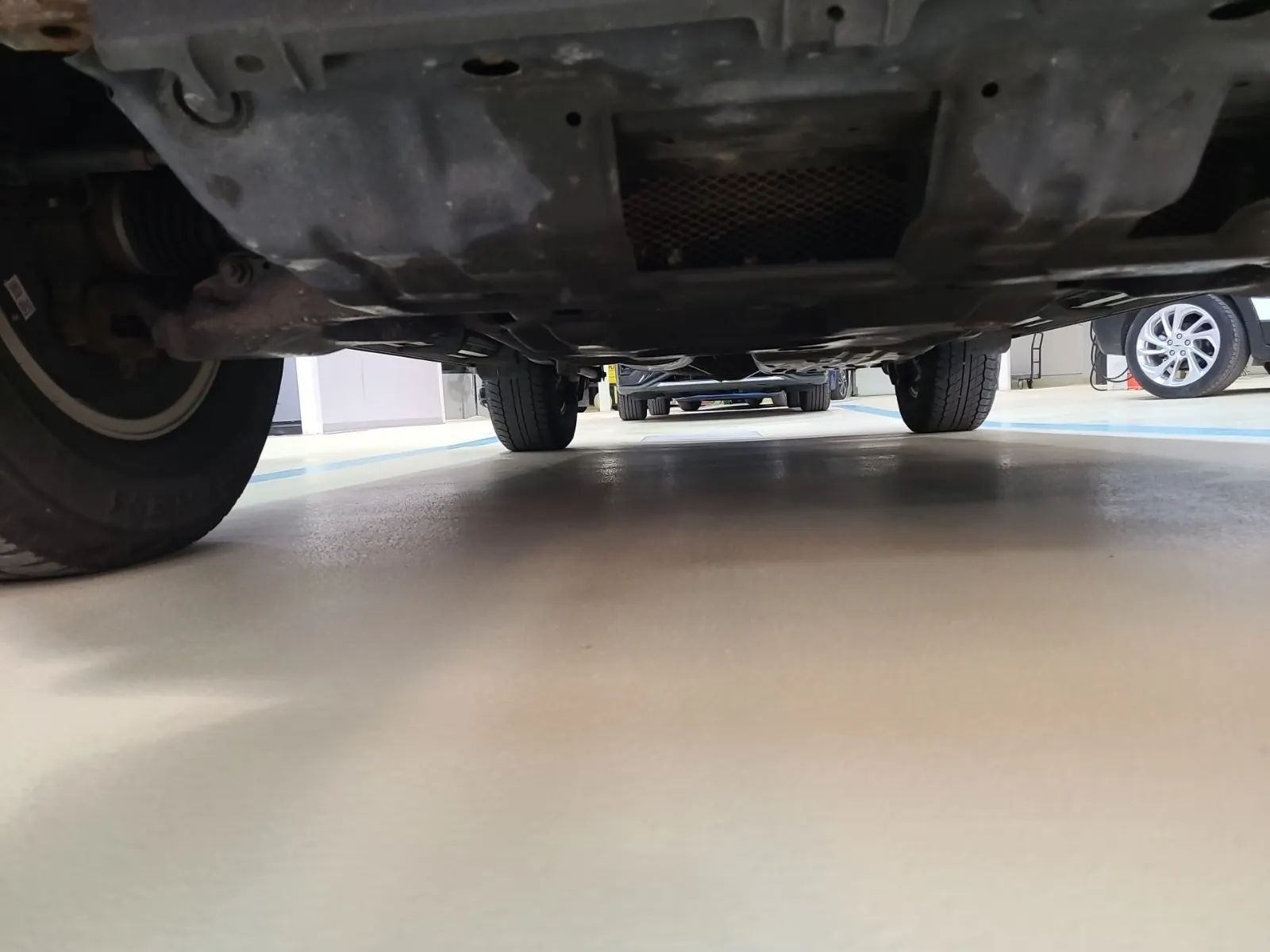 Undercarriage - Front Photo