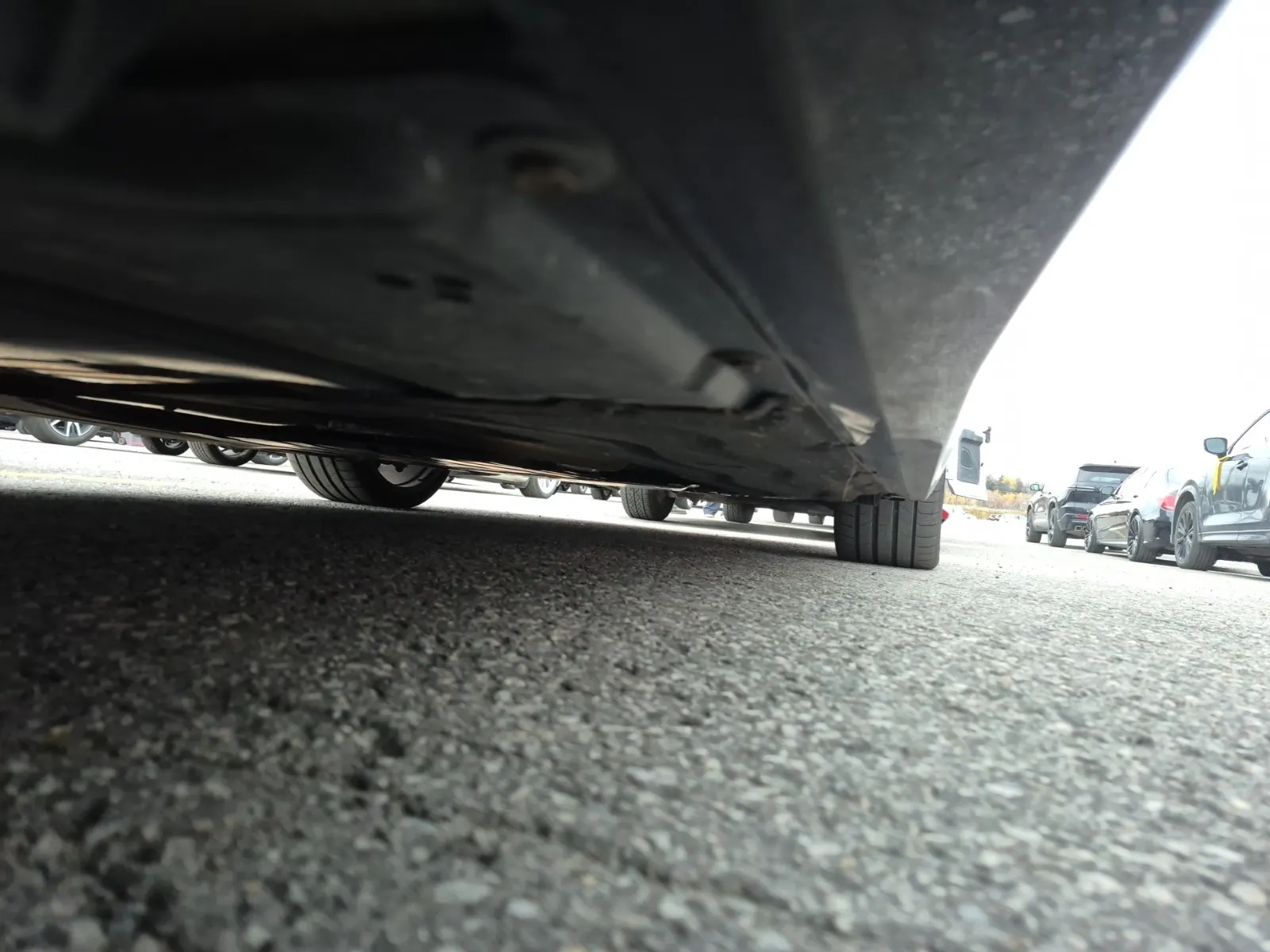 Undercarriage - Passenger Photo