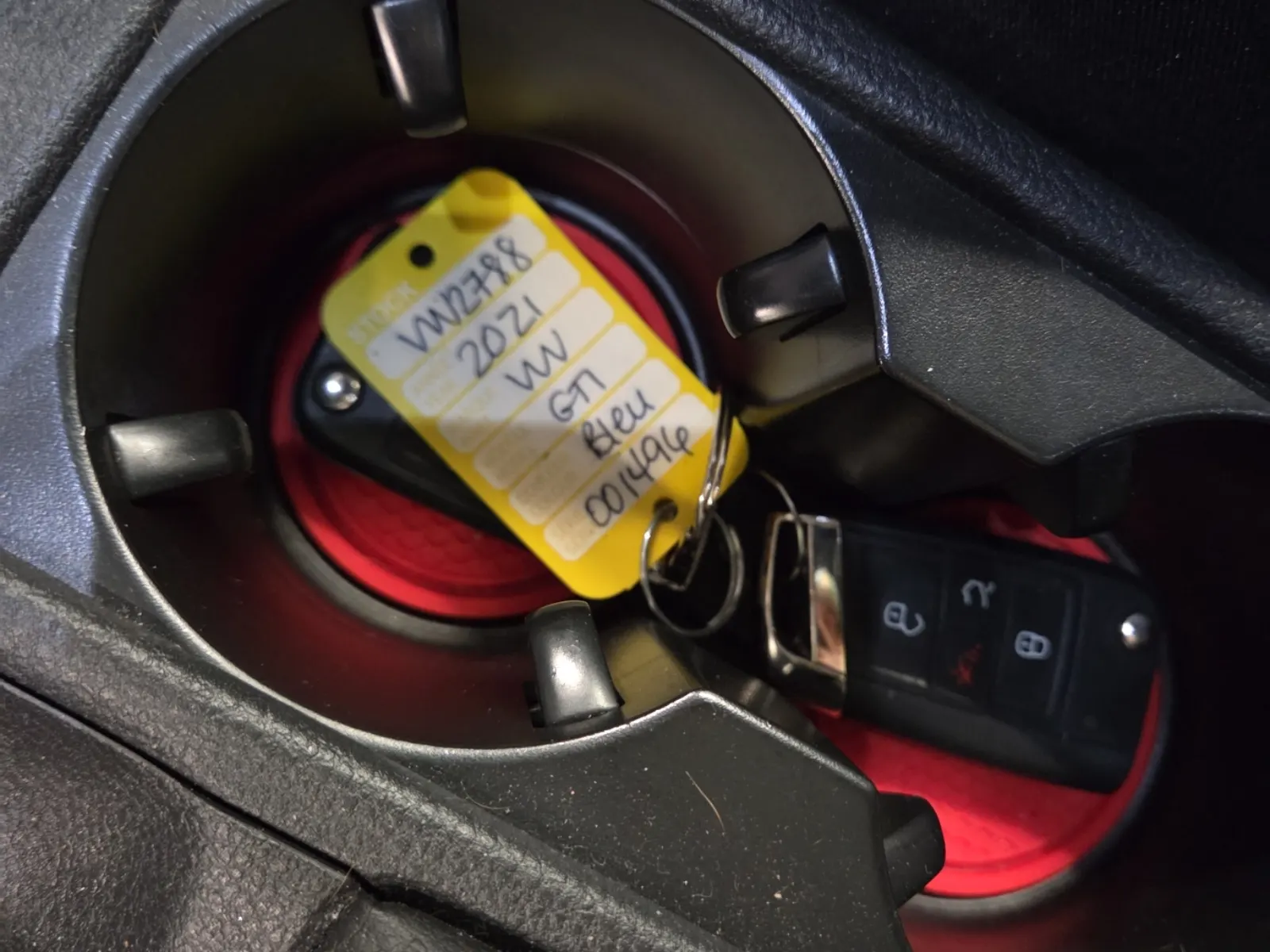 Keys/Fobs/Manual Photo
