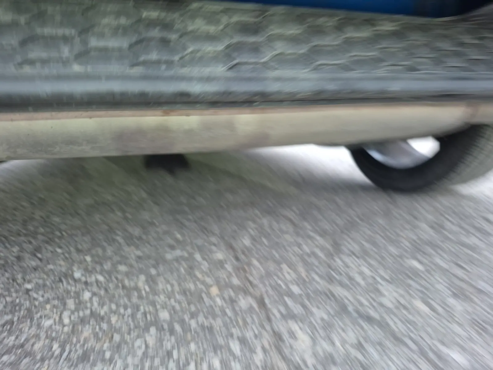 Undercarriage - Rear Photo