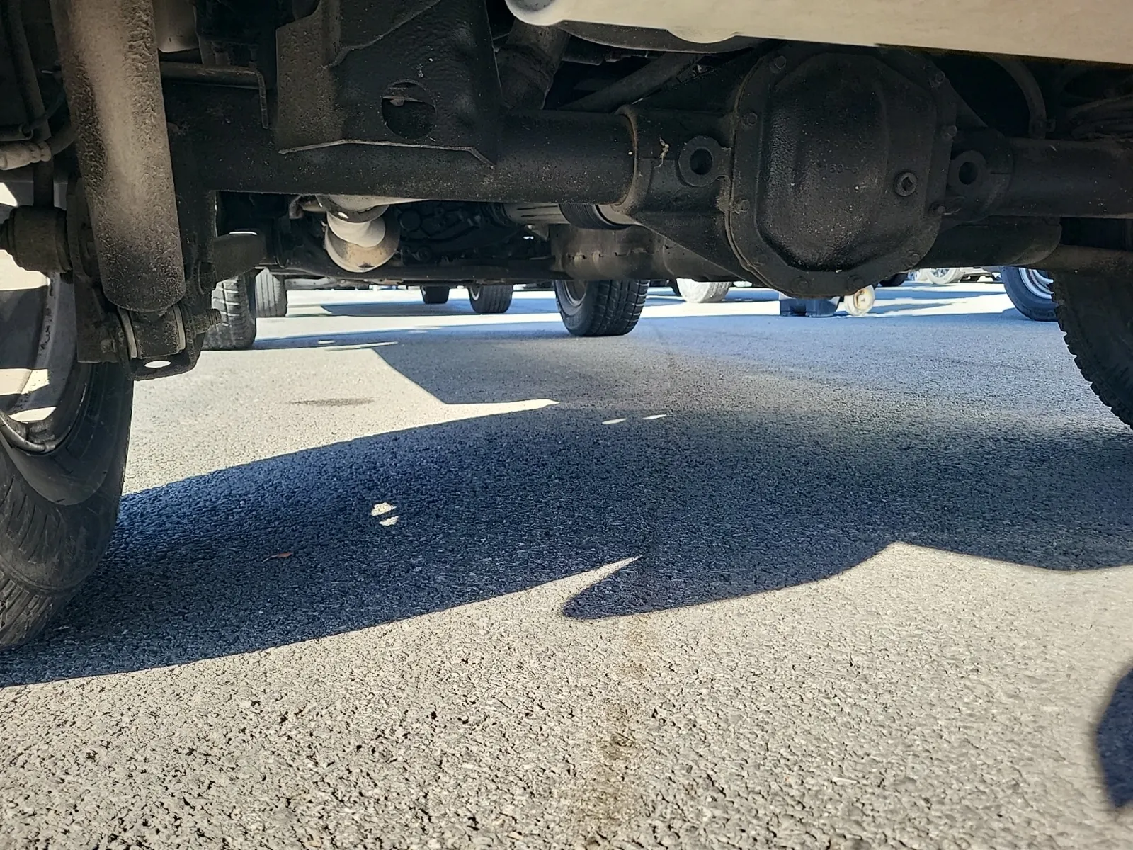 Undercarriage - Rear Photo