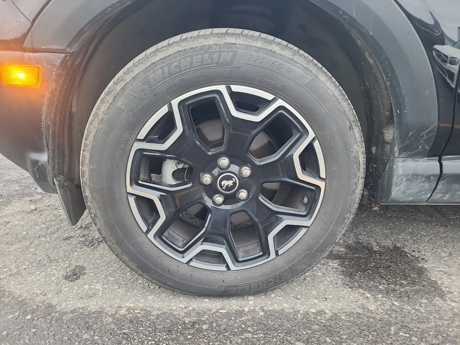Front driver wheel/tire photo
