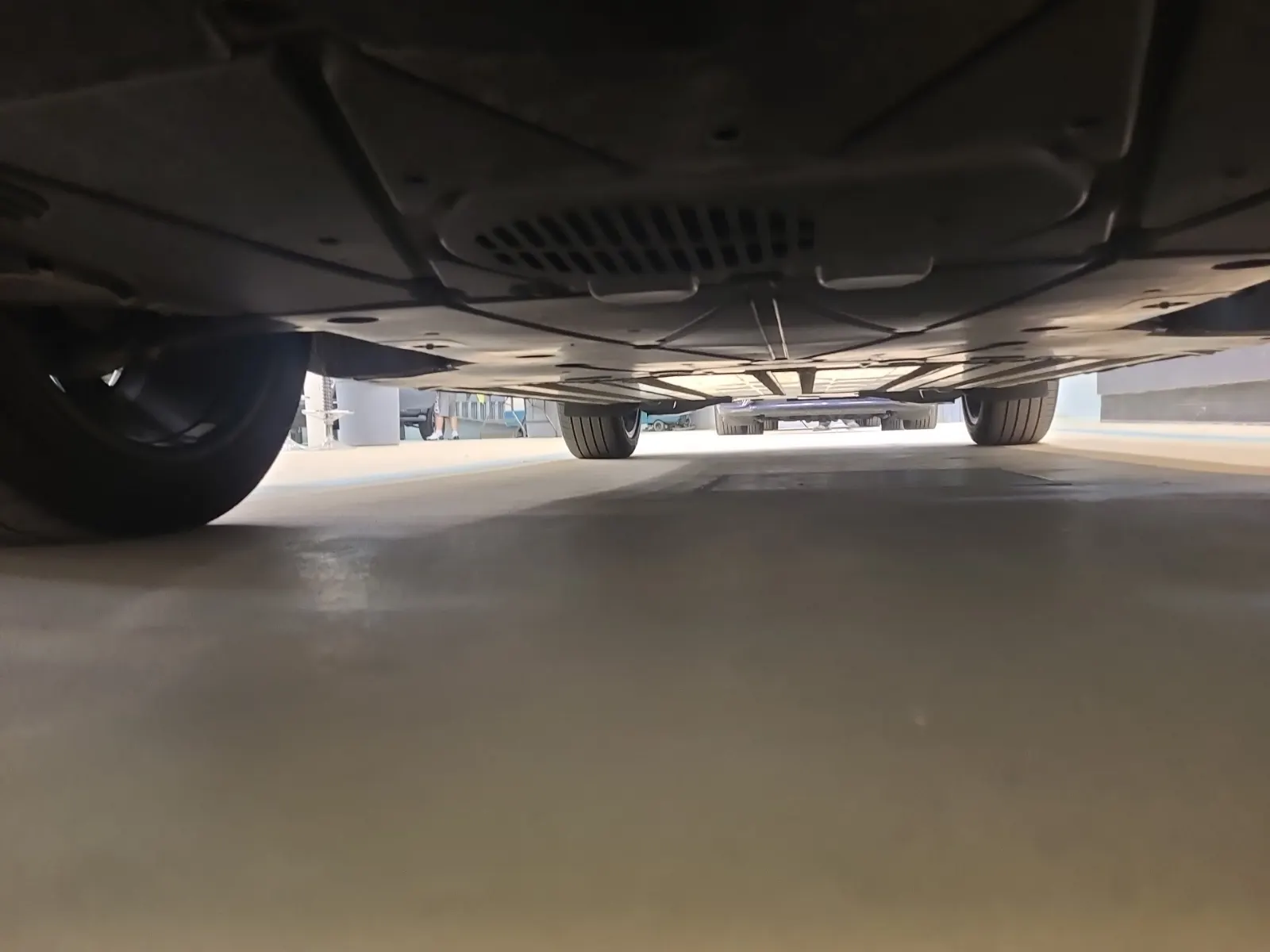 Undercarriage - Front Photo