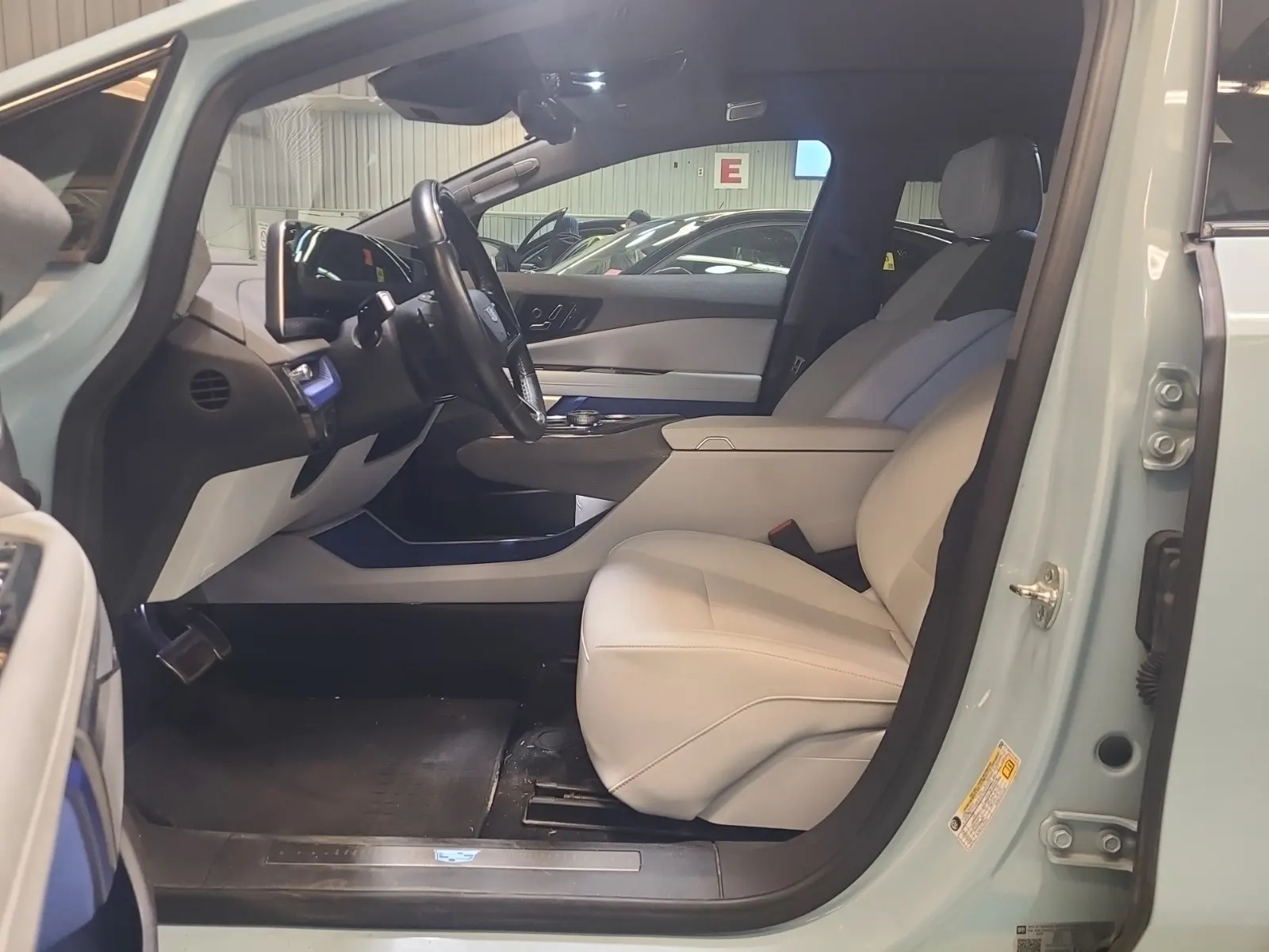 Front Interior Photo