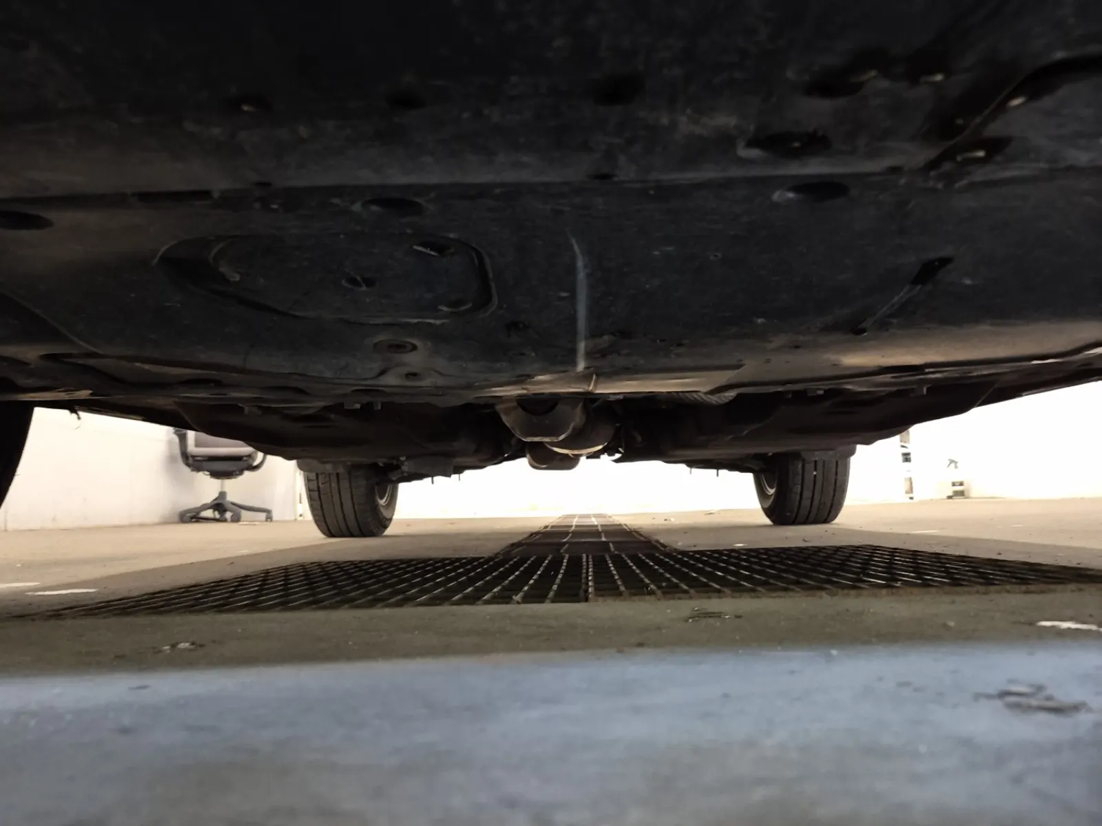 Undercarriage - Front Photo