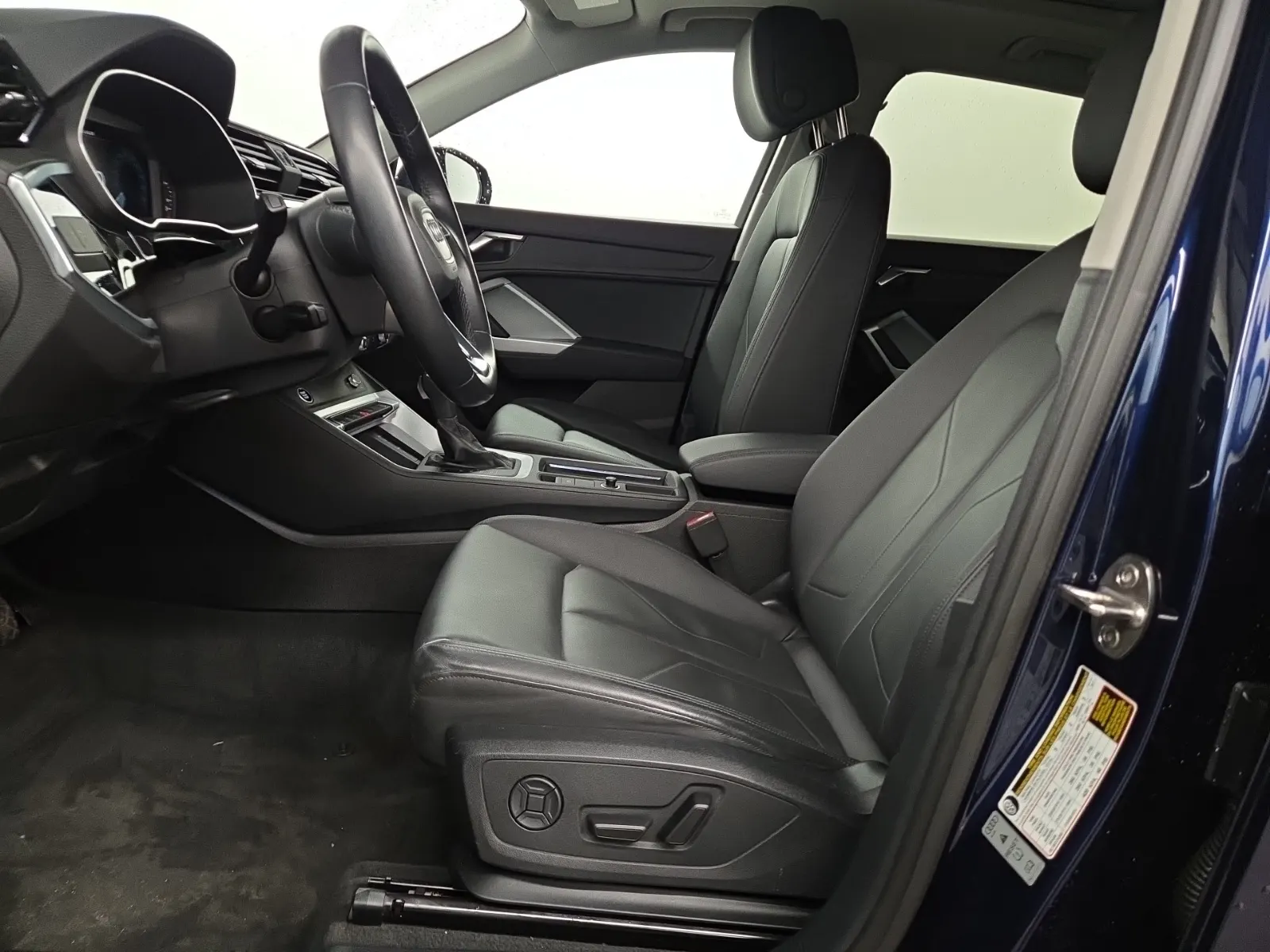 Front Interior Photo