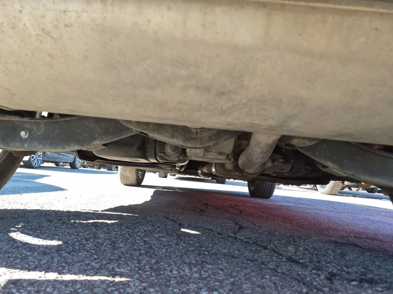 Undercarriage - Rear Photo