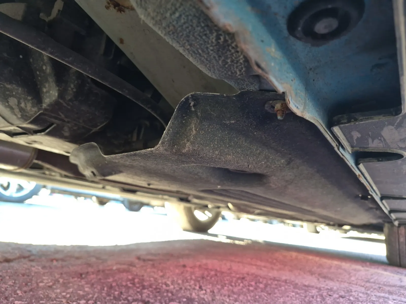 Undercarriage - Passenger Photo