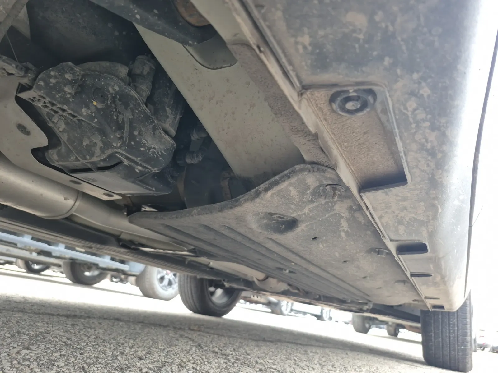 Undercarriage - Passenger Photo
