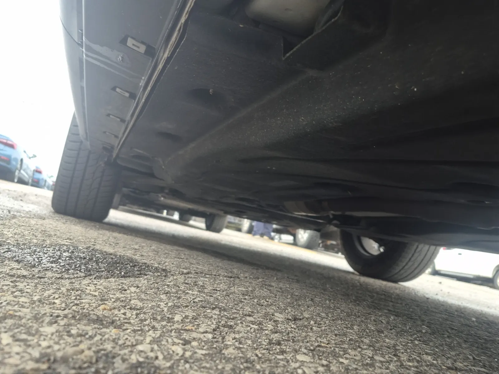 Undercarriage - Driver Photo