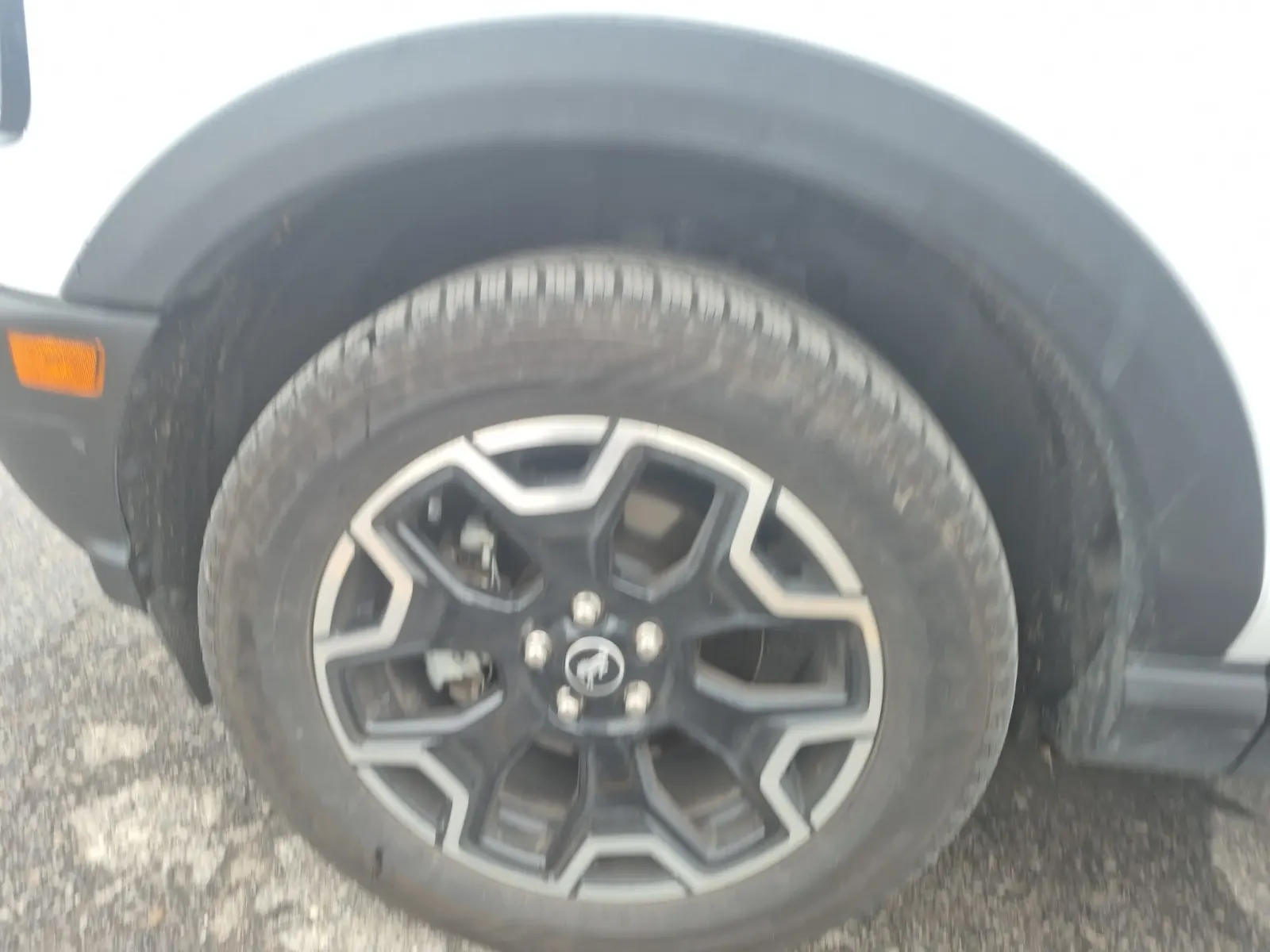 Front driver wheel/tire photo
