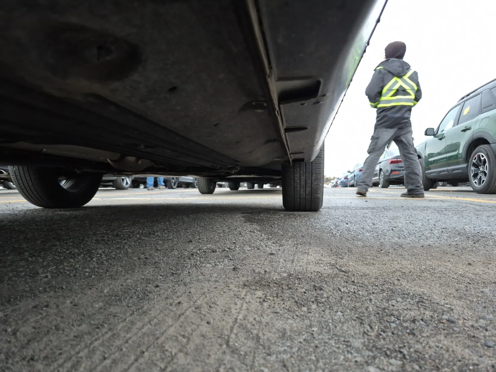Undercarriage - Passenger Photo