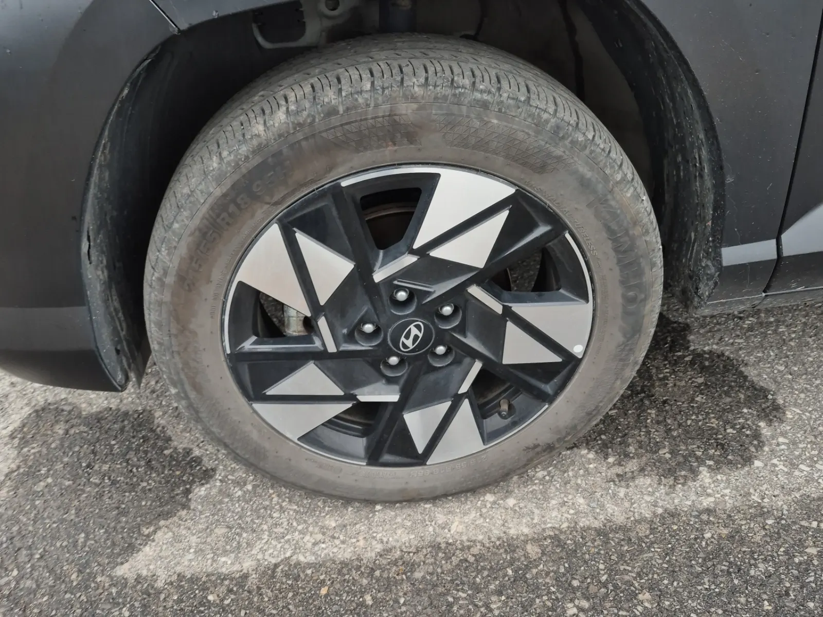 Front driver wheel/tire photo