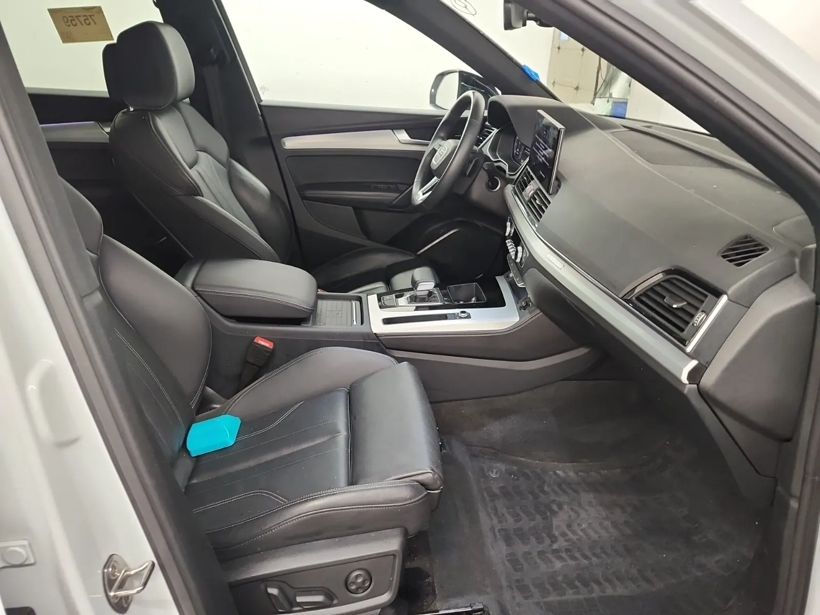 Right Side Interior Photo