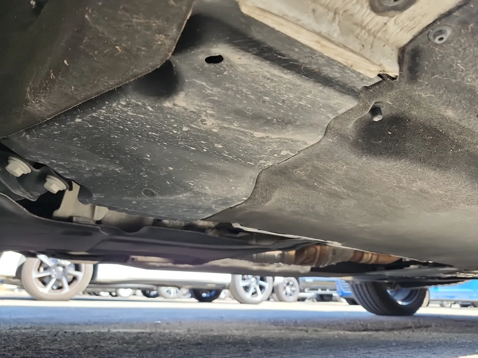 Undercarriage - Driver Photo